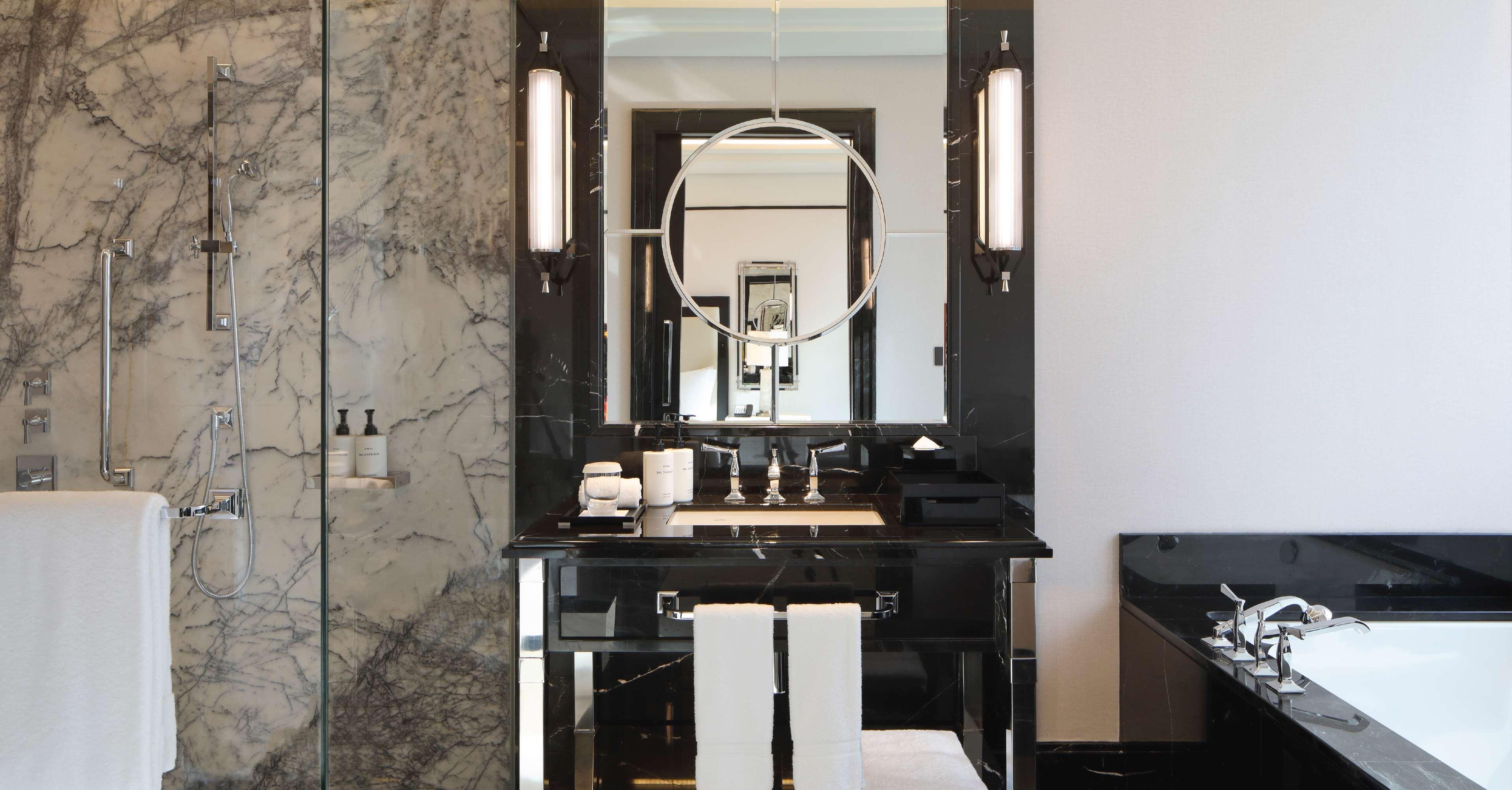 Studio Two Queen Beds