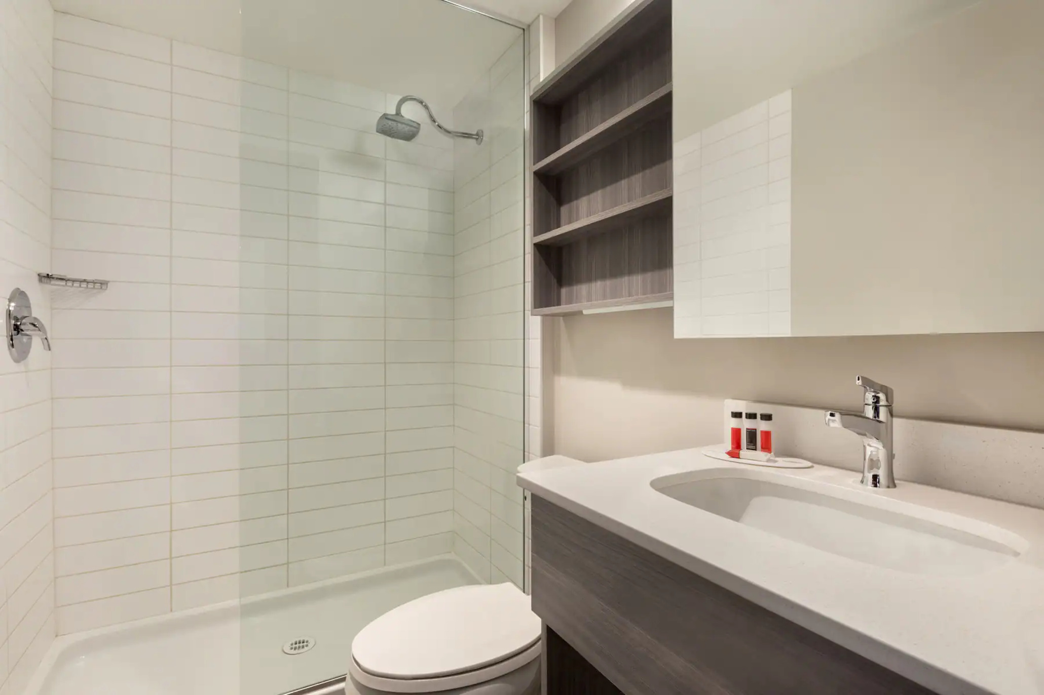 Room Business Queen Bed