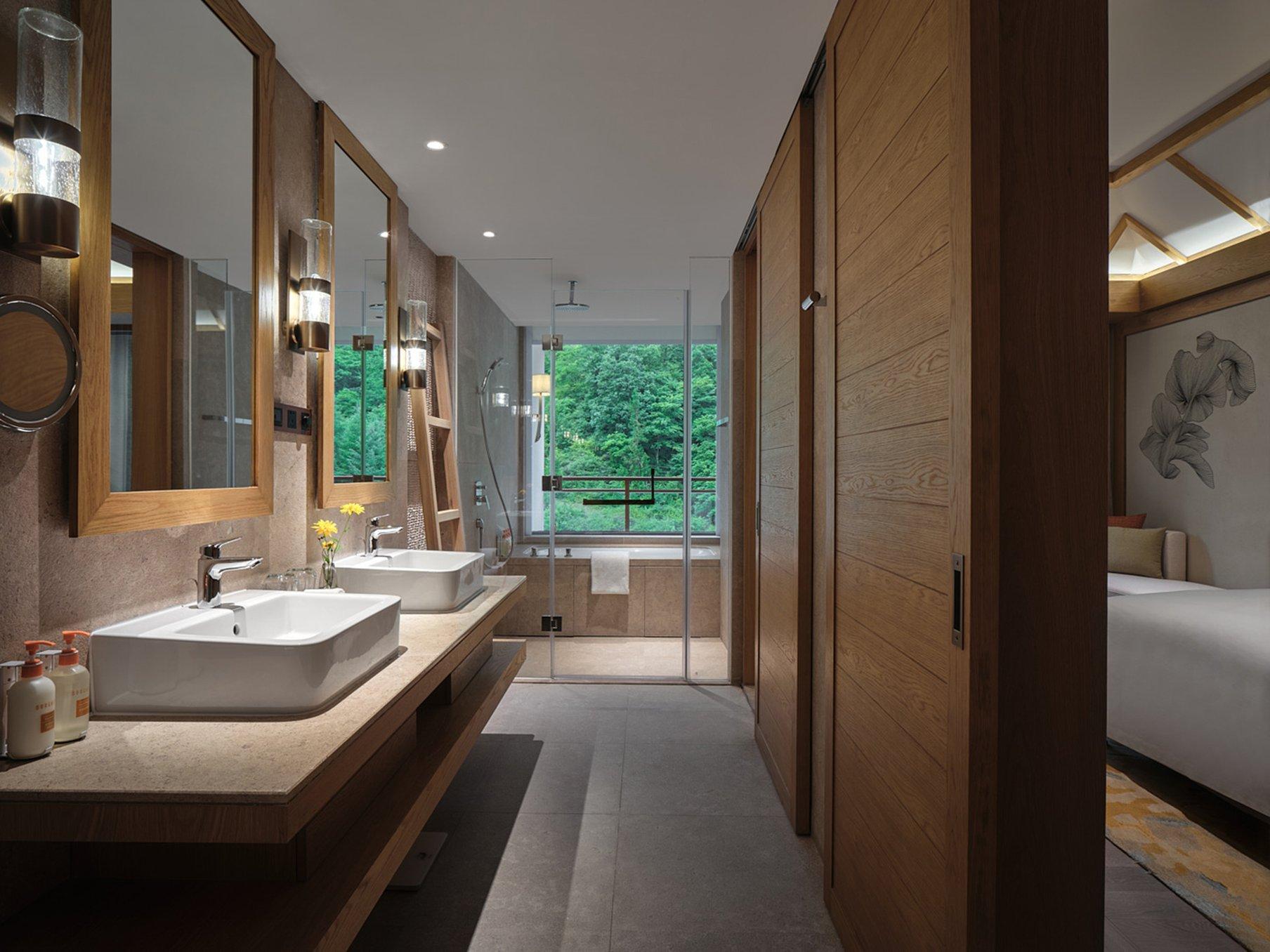 Double Garden View King Bed