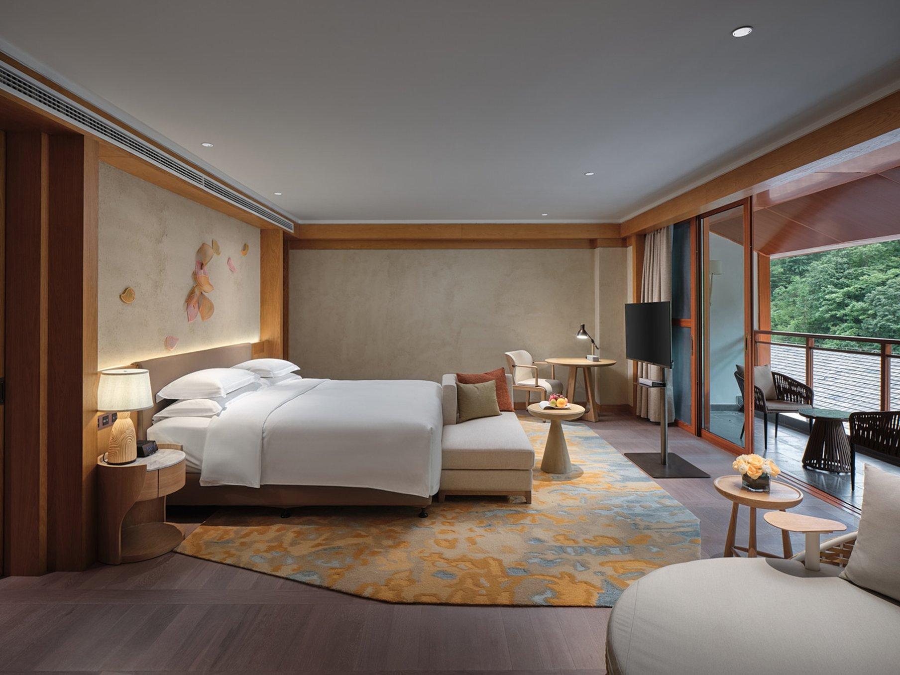 Junior Suite Garden View King Bed