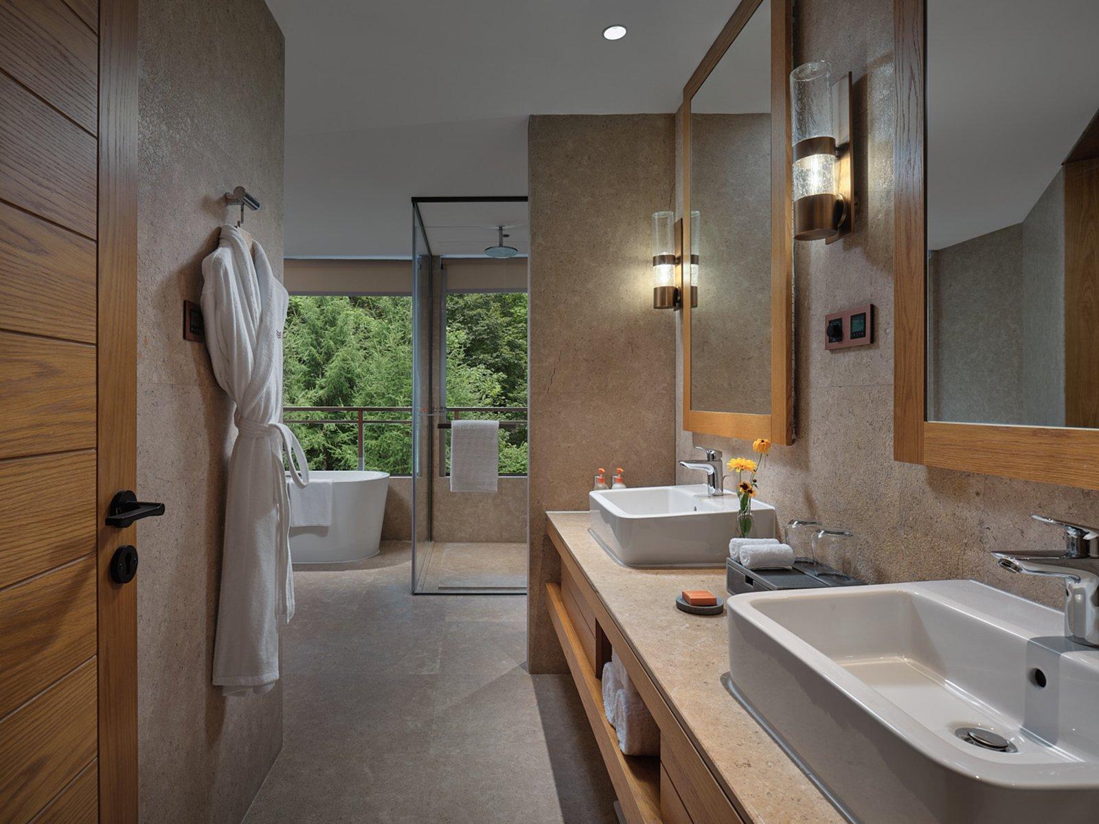 Junior Suite Garden View King Bed