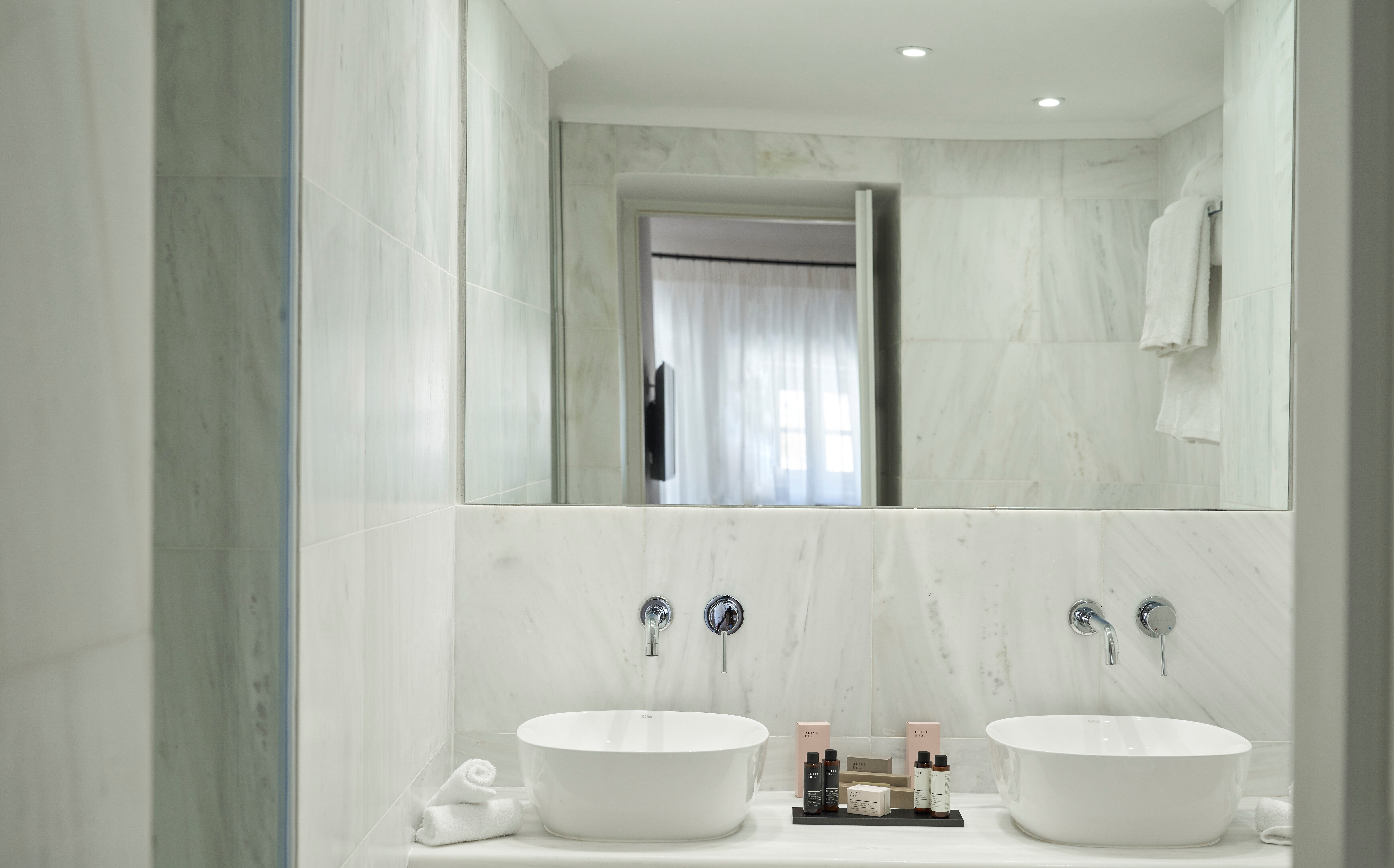 Suite Deluxe King Bed