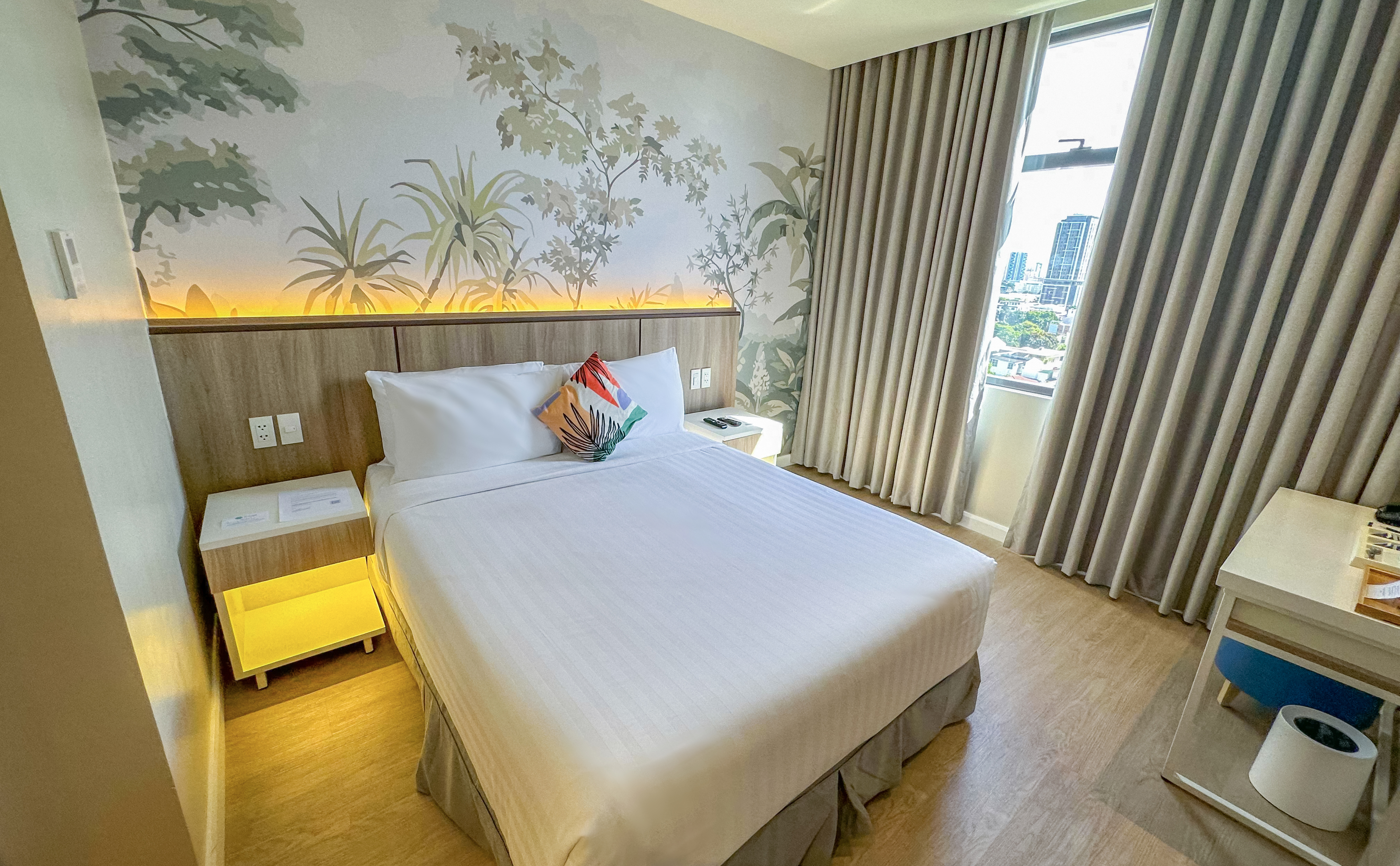 Double Deluxe Queen Bed