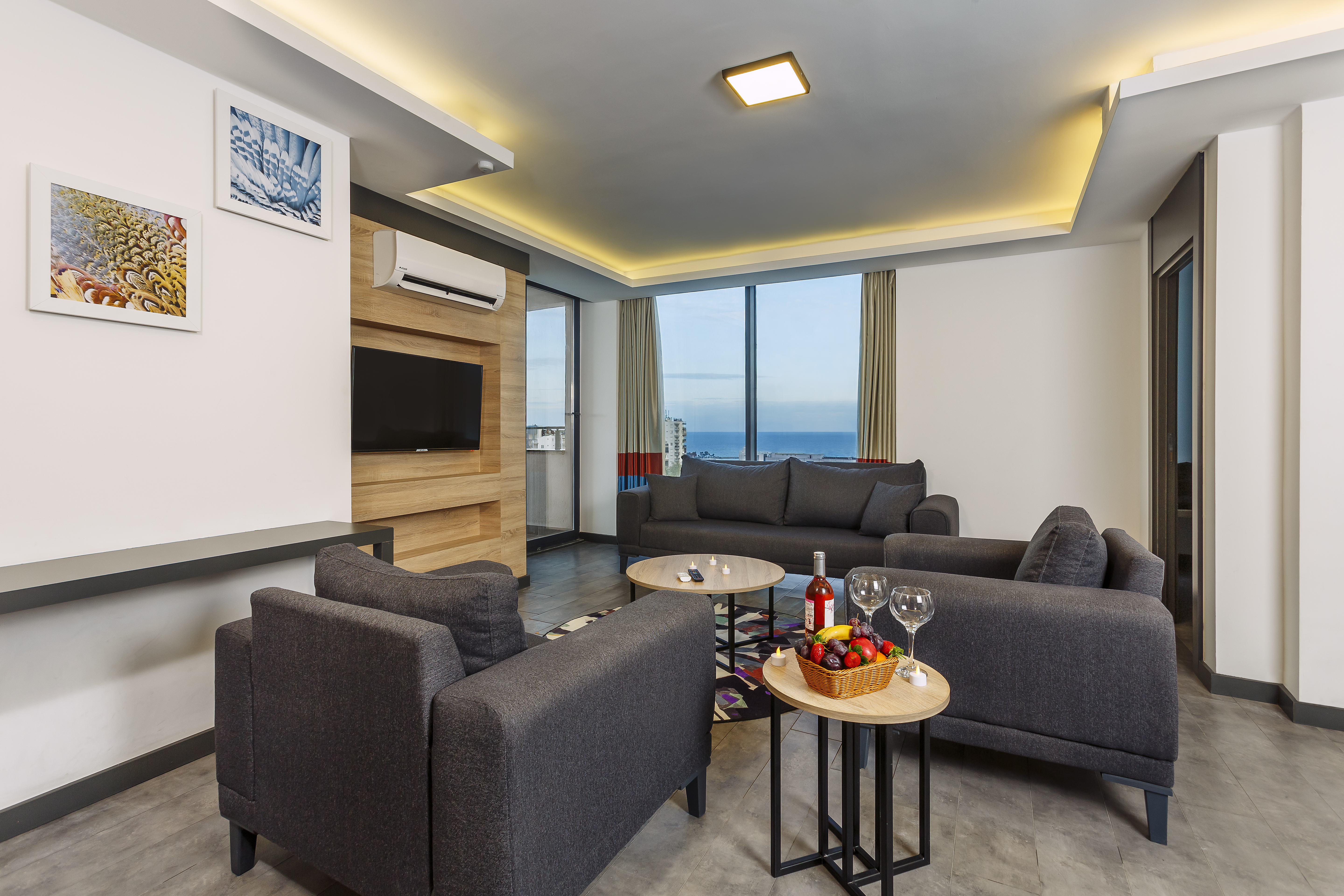 Suite Deluxe Sea View with Balcony