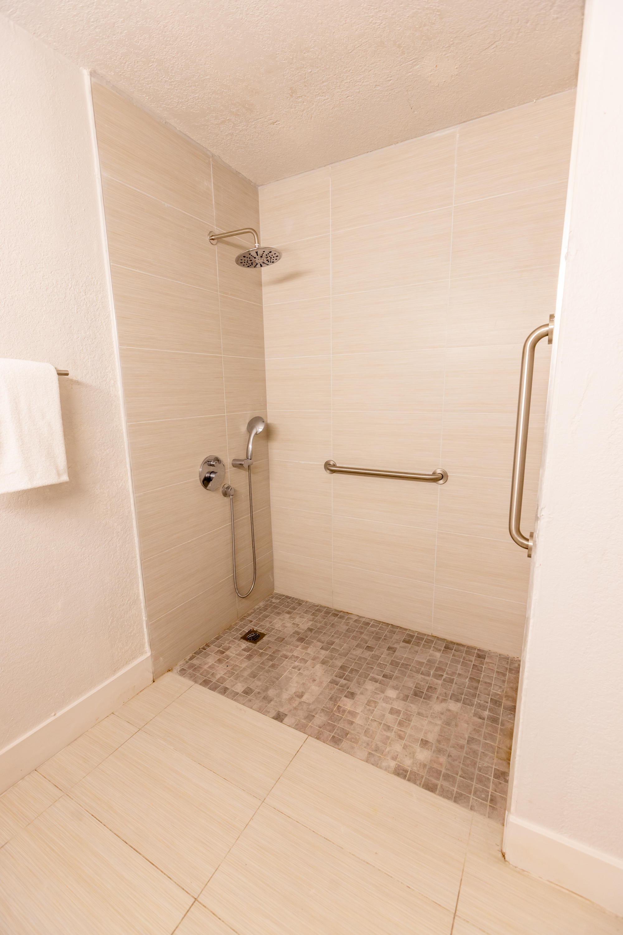 Double Deluxe One Bed