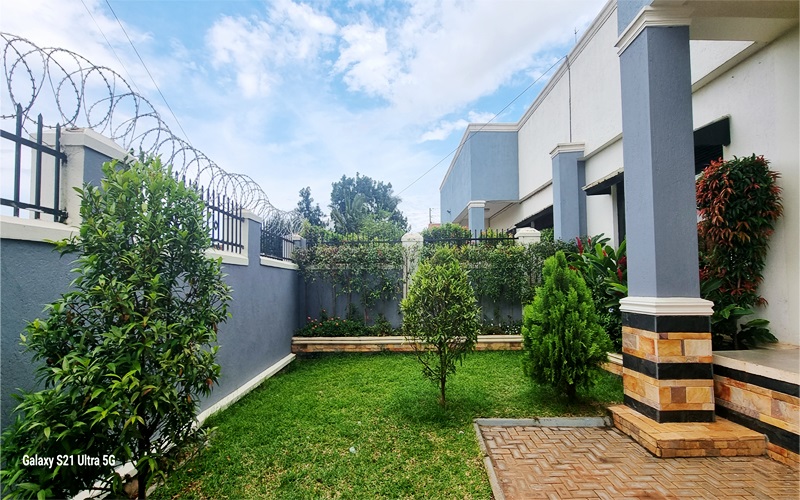 Bungalow Capacity 5 Three Bedroom