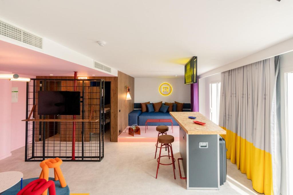 Quadruple Capacity 3