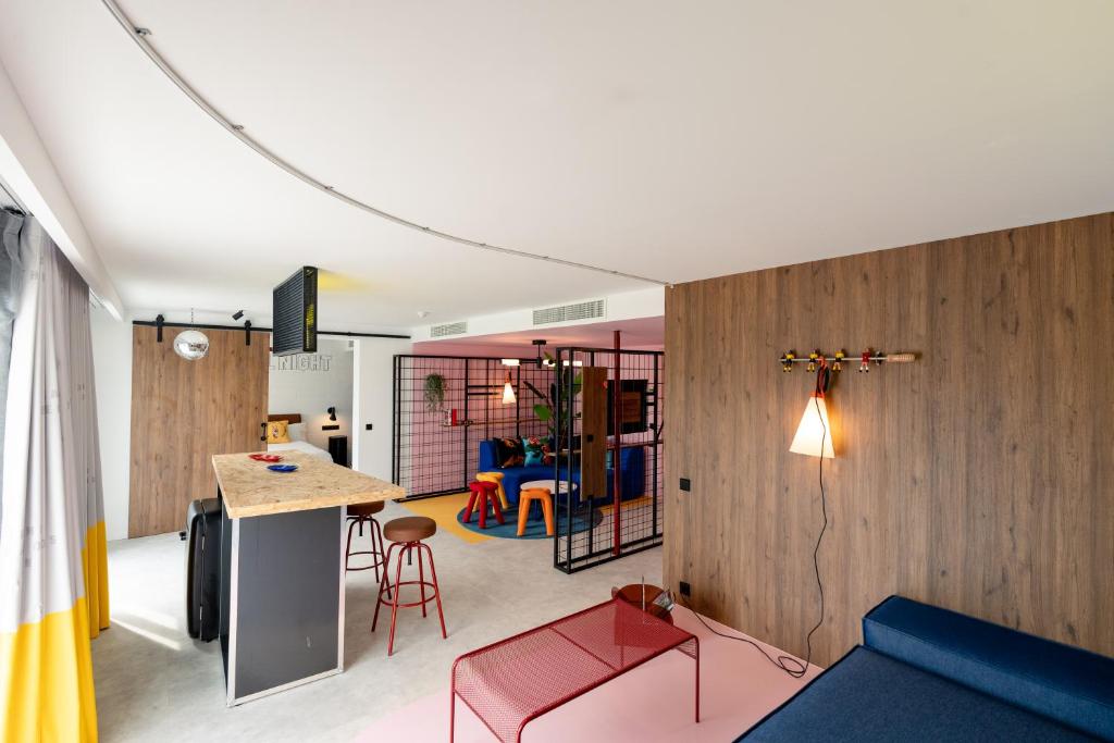 Quadruple Capacity 3