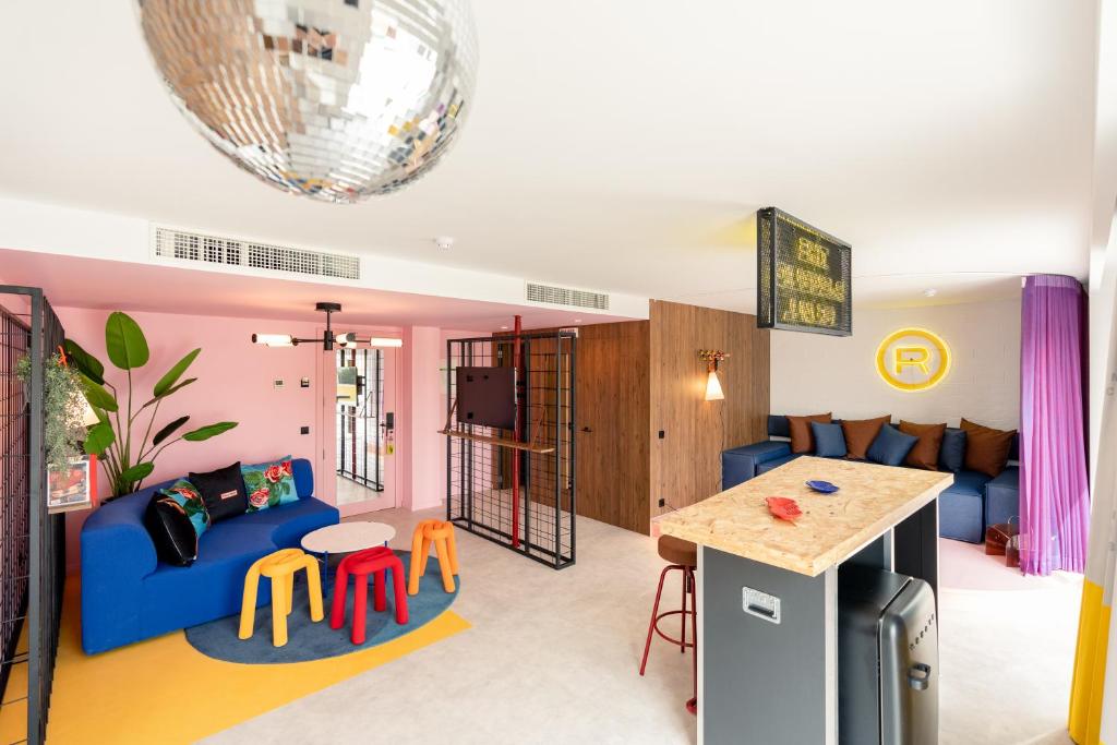 Quadruple Capacity 3