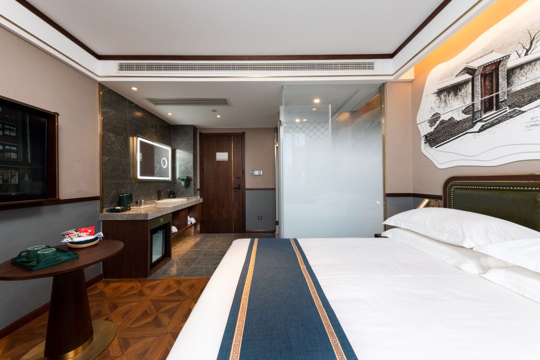 Double Queen Size Bed