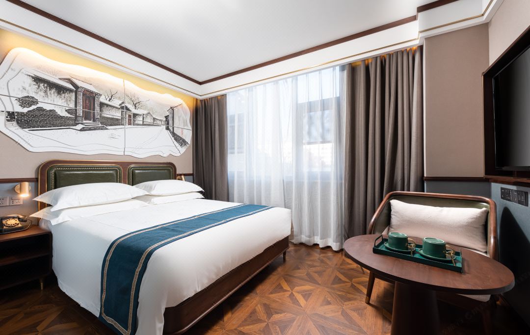 Double Queen Size Bed