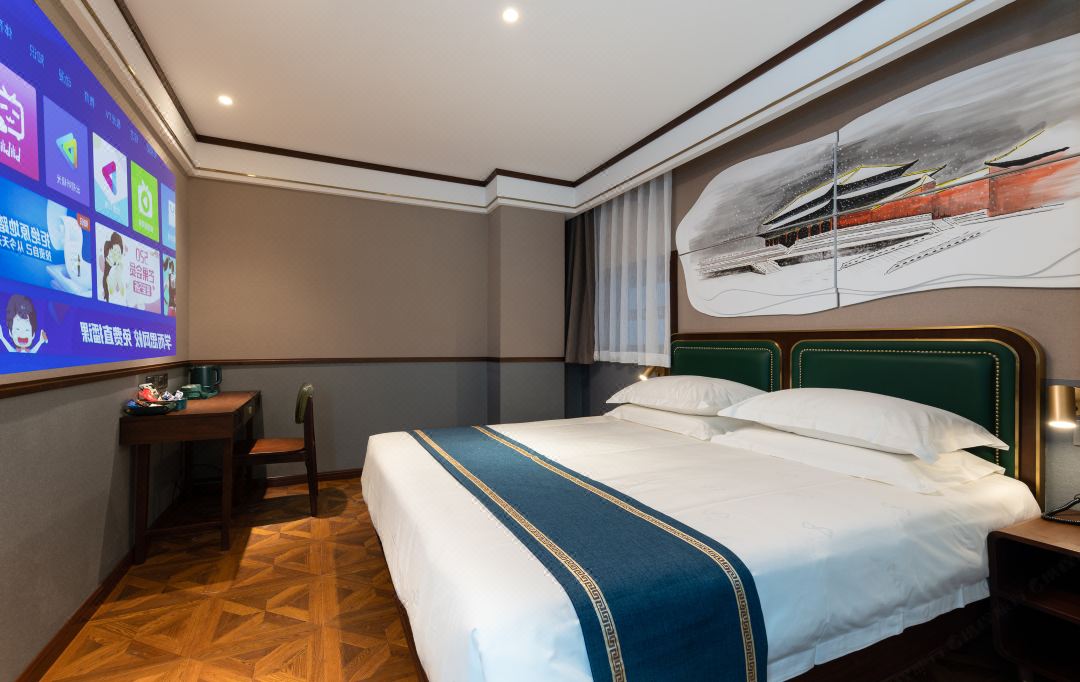 Double Queen Size Bed