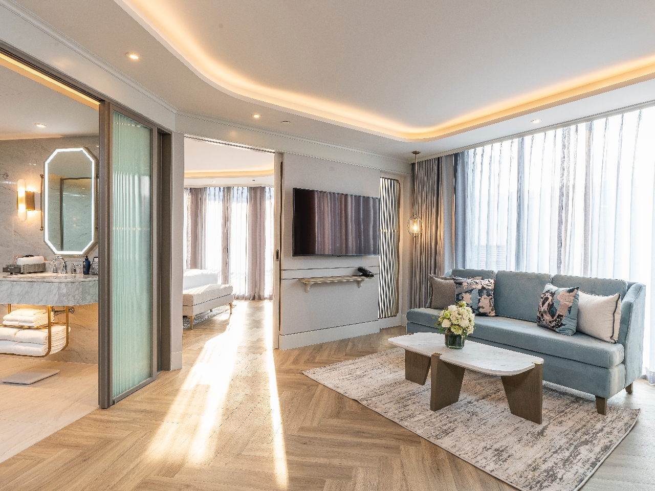 Suite Club with Views