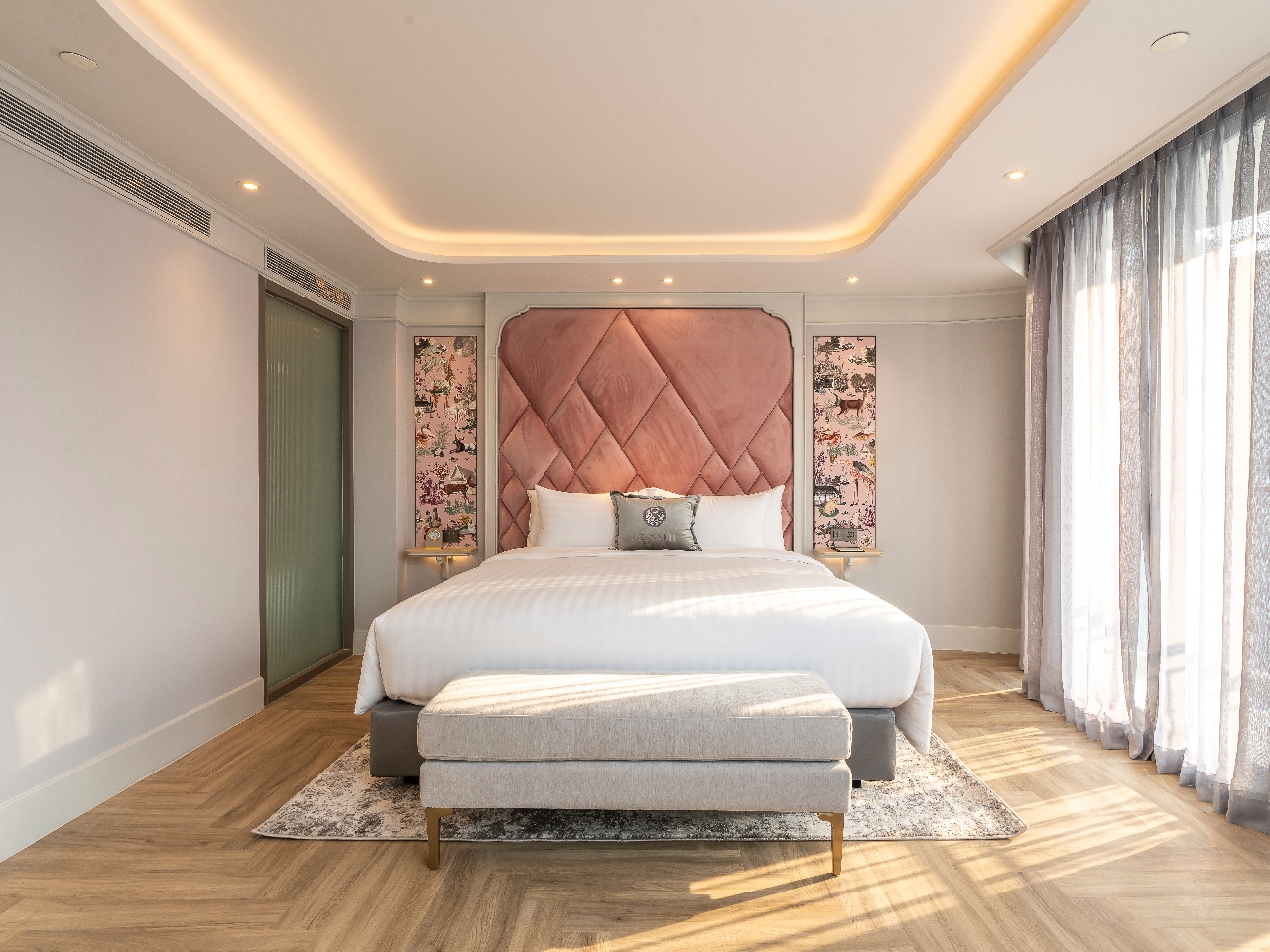 Suite Club with Views