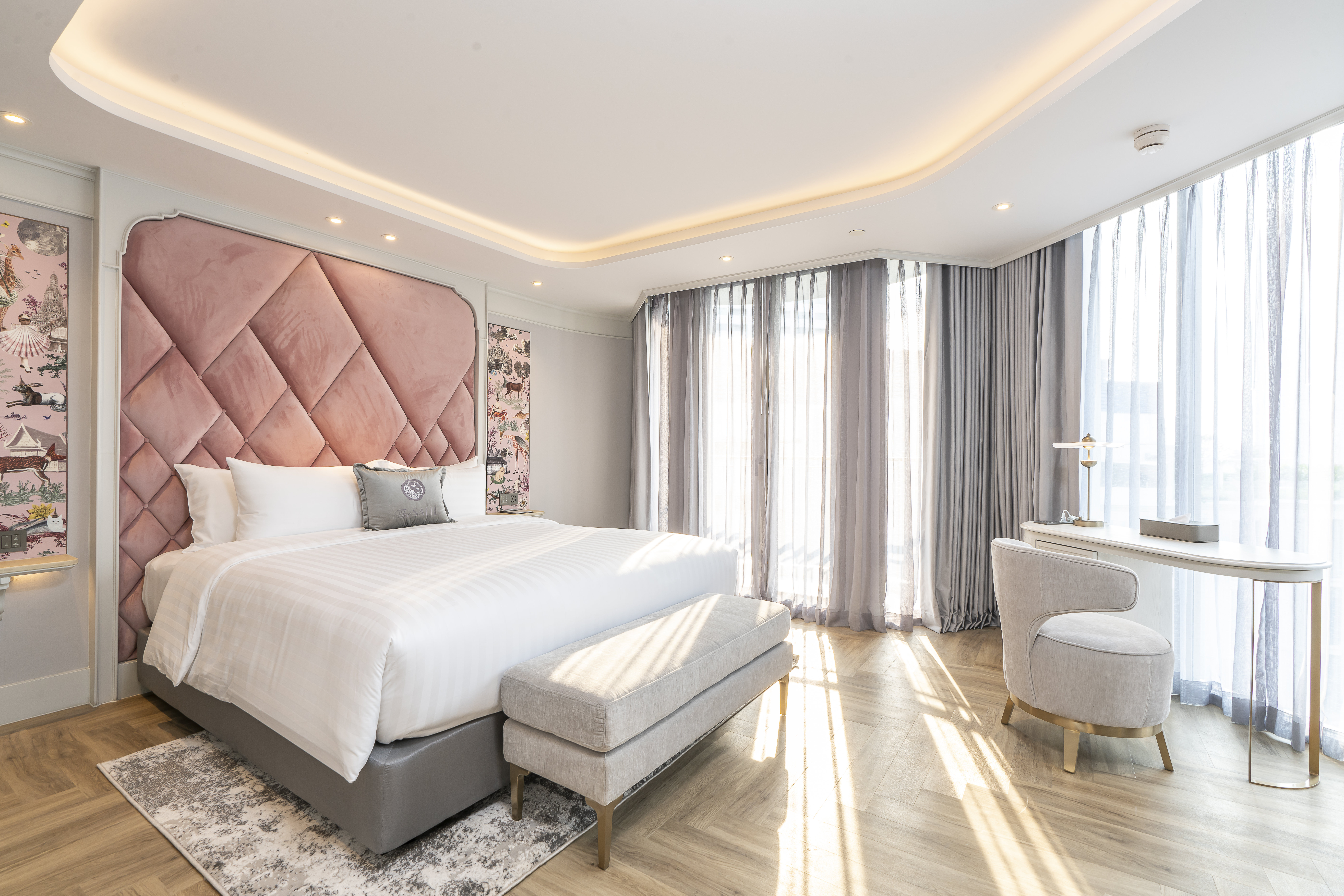 Suite Club with Views