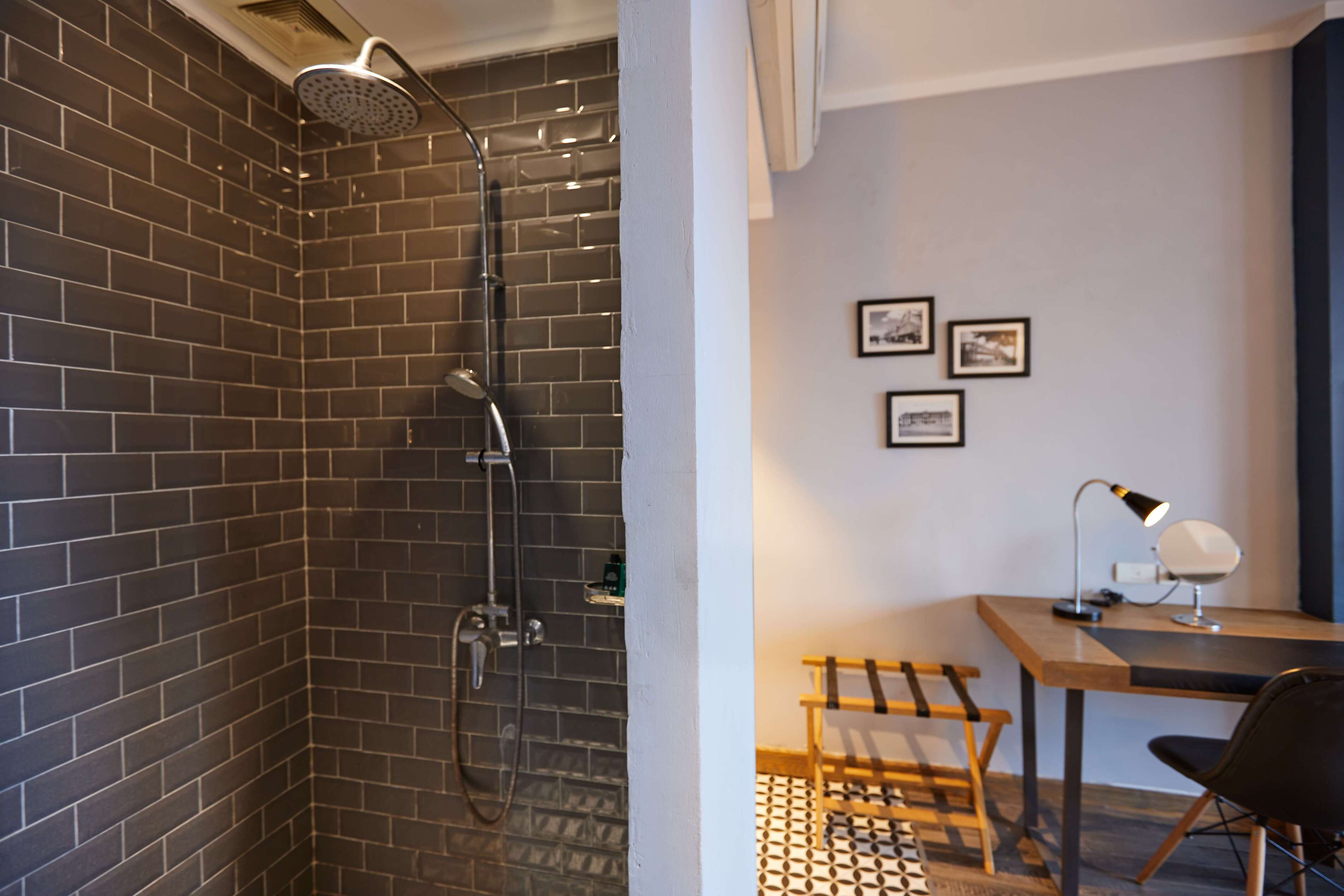 Double or Twin Deluxe One Bed