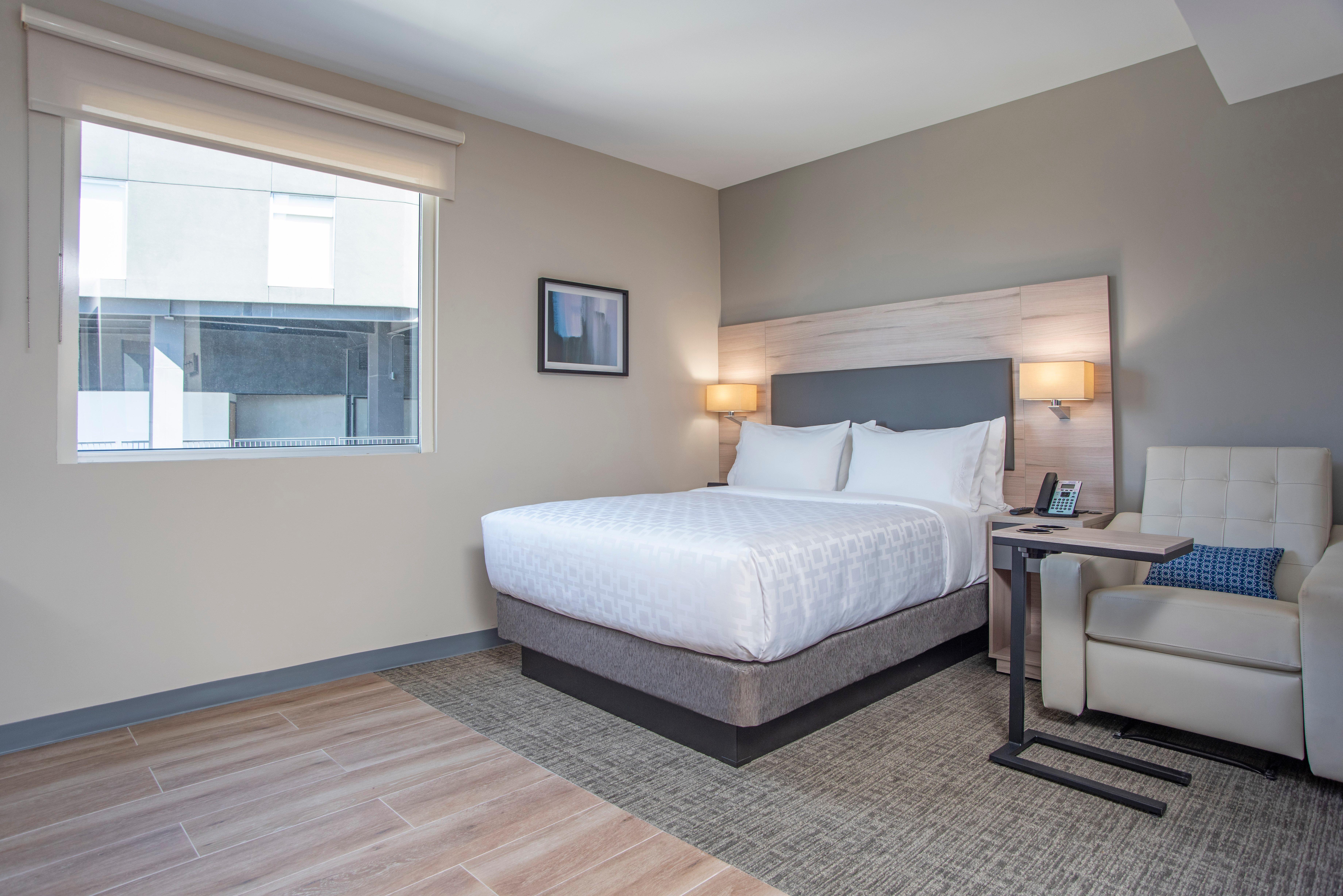 Studio Queen Size Bed