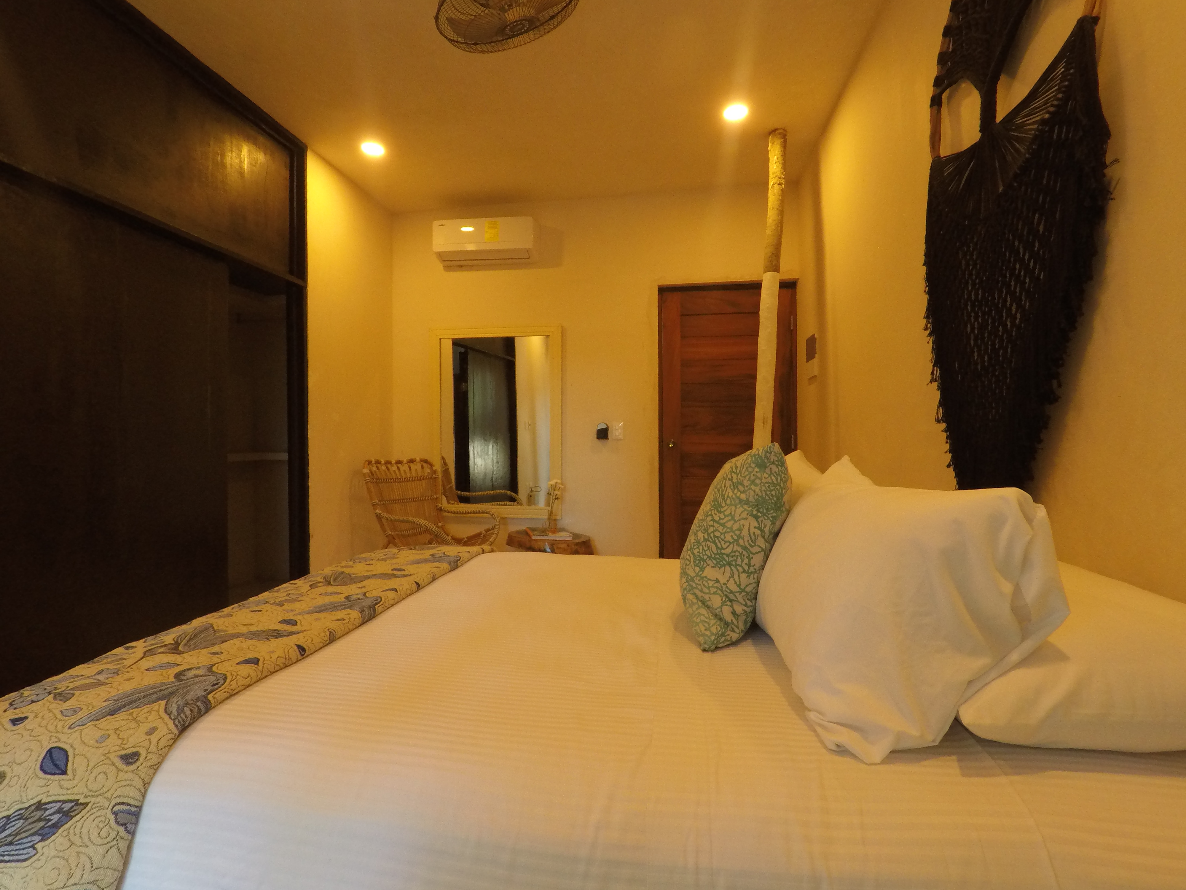 Double Deluxe One Bed