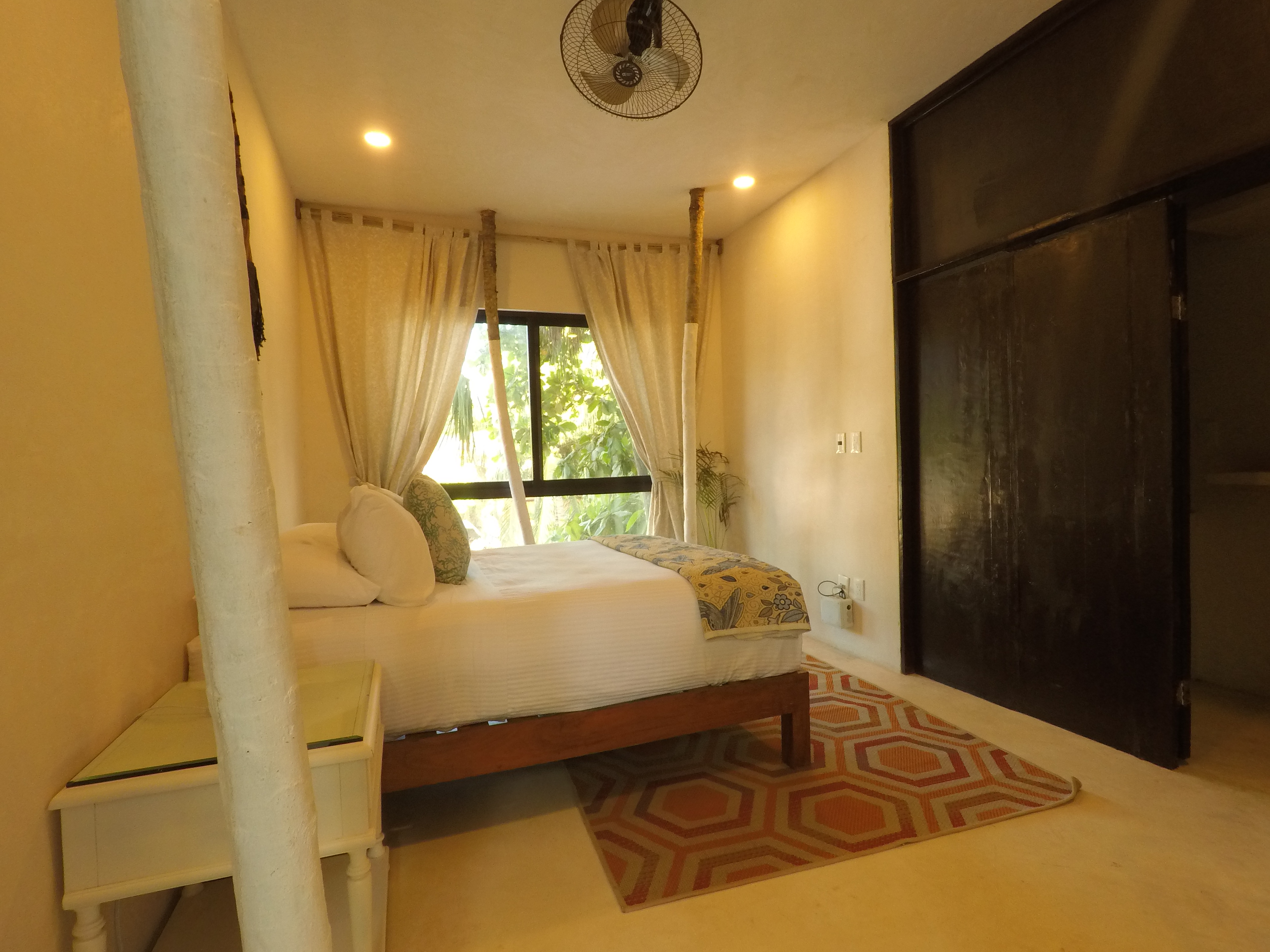 Double Deluxe One Bed