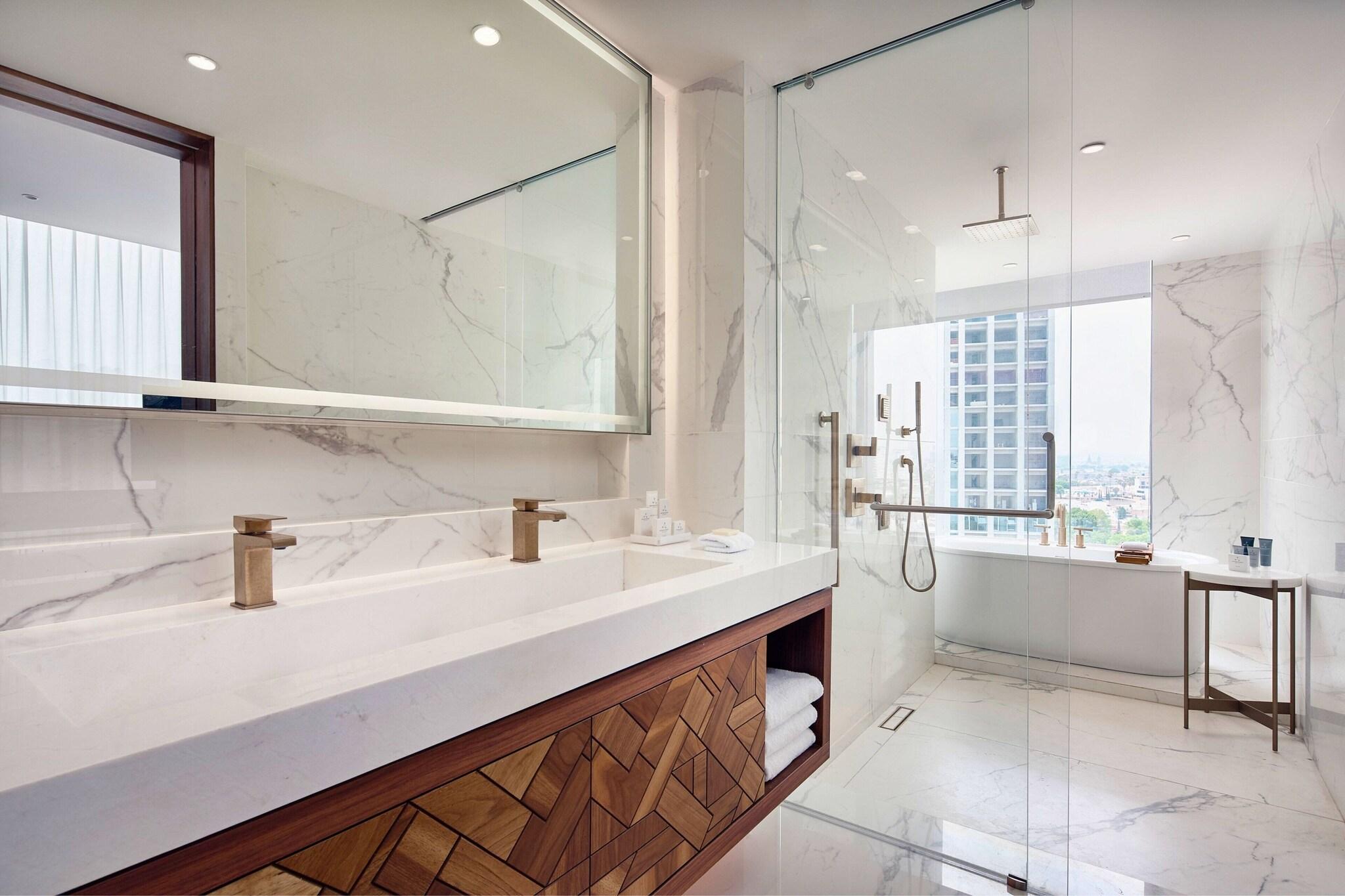 Junior Suite King Size Bed