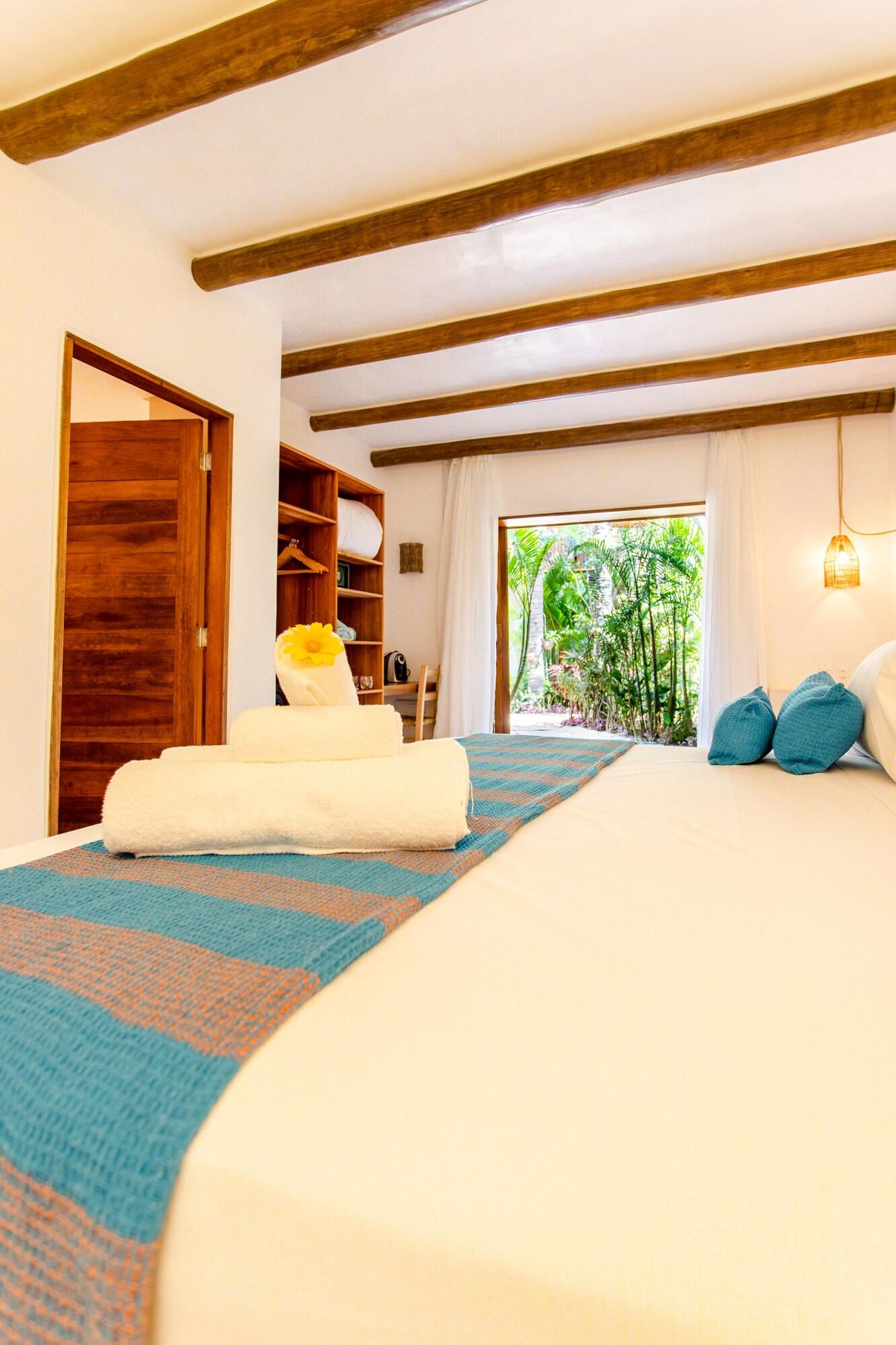 Double Garden View King Bed