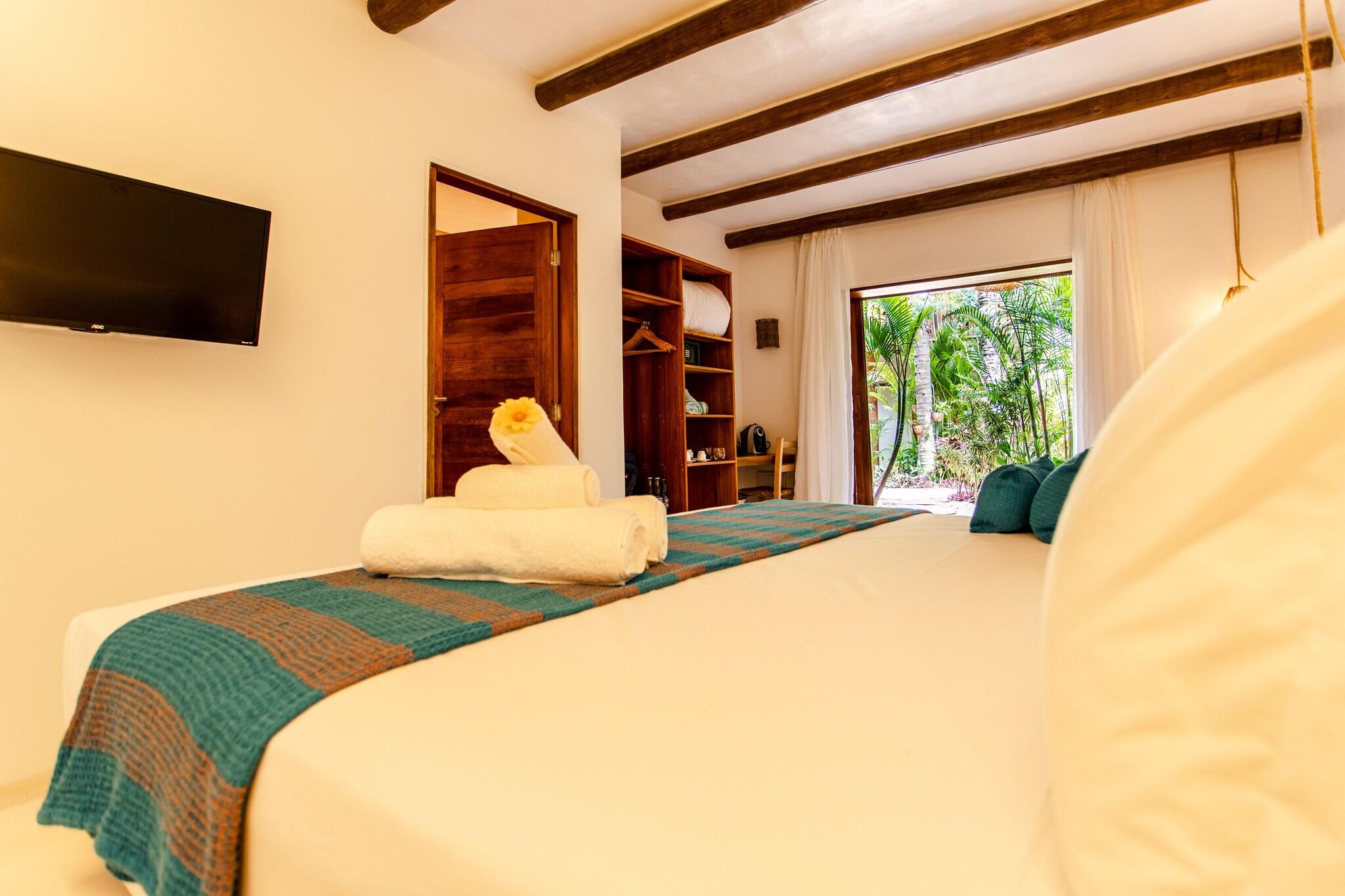 Double Garden View King Bed