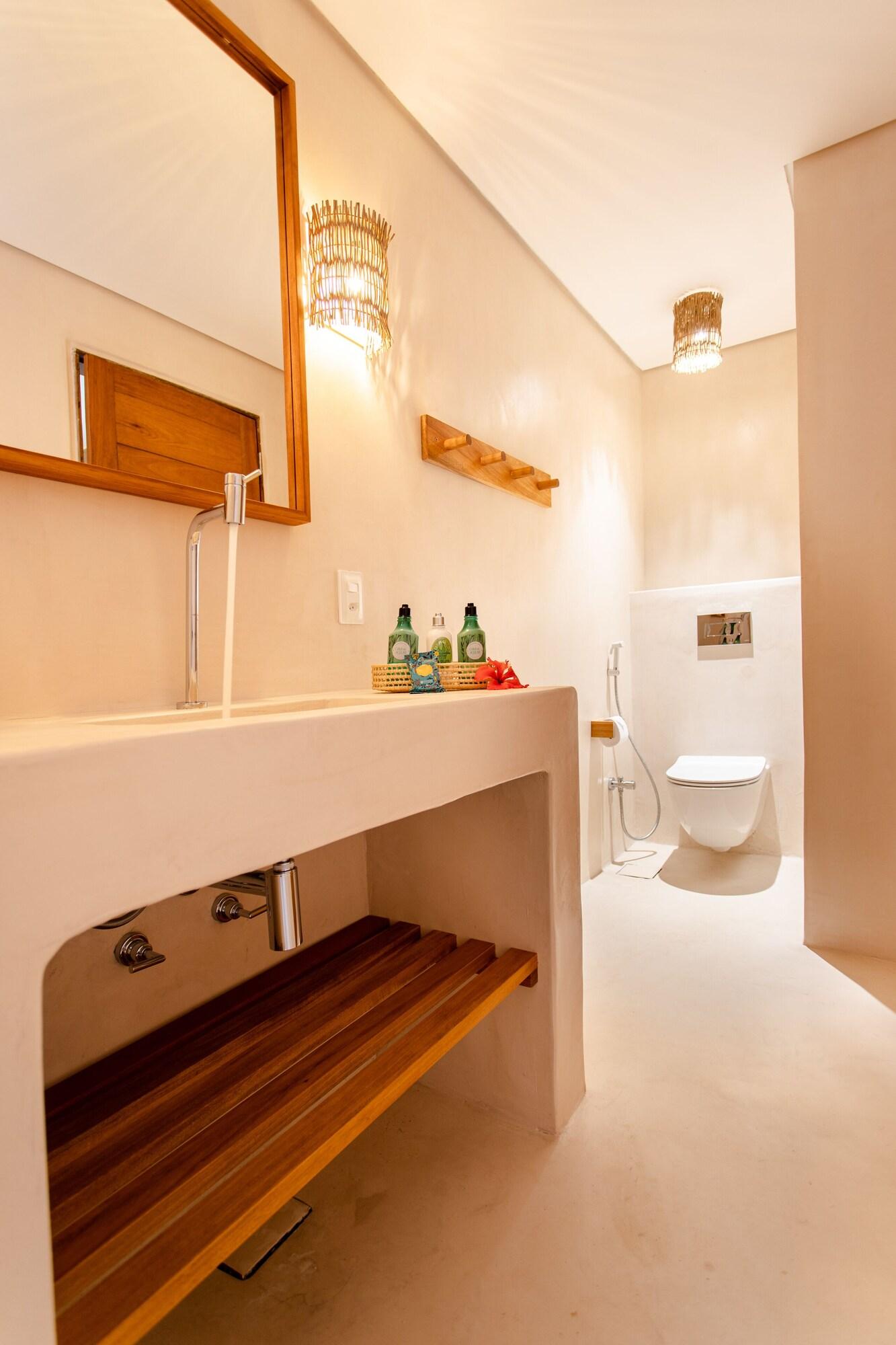 Double Garden View King Bed