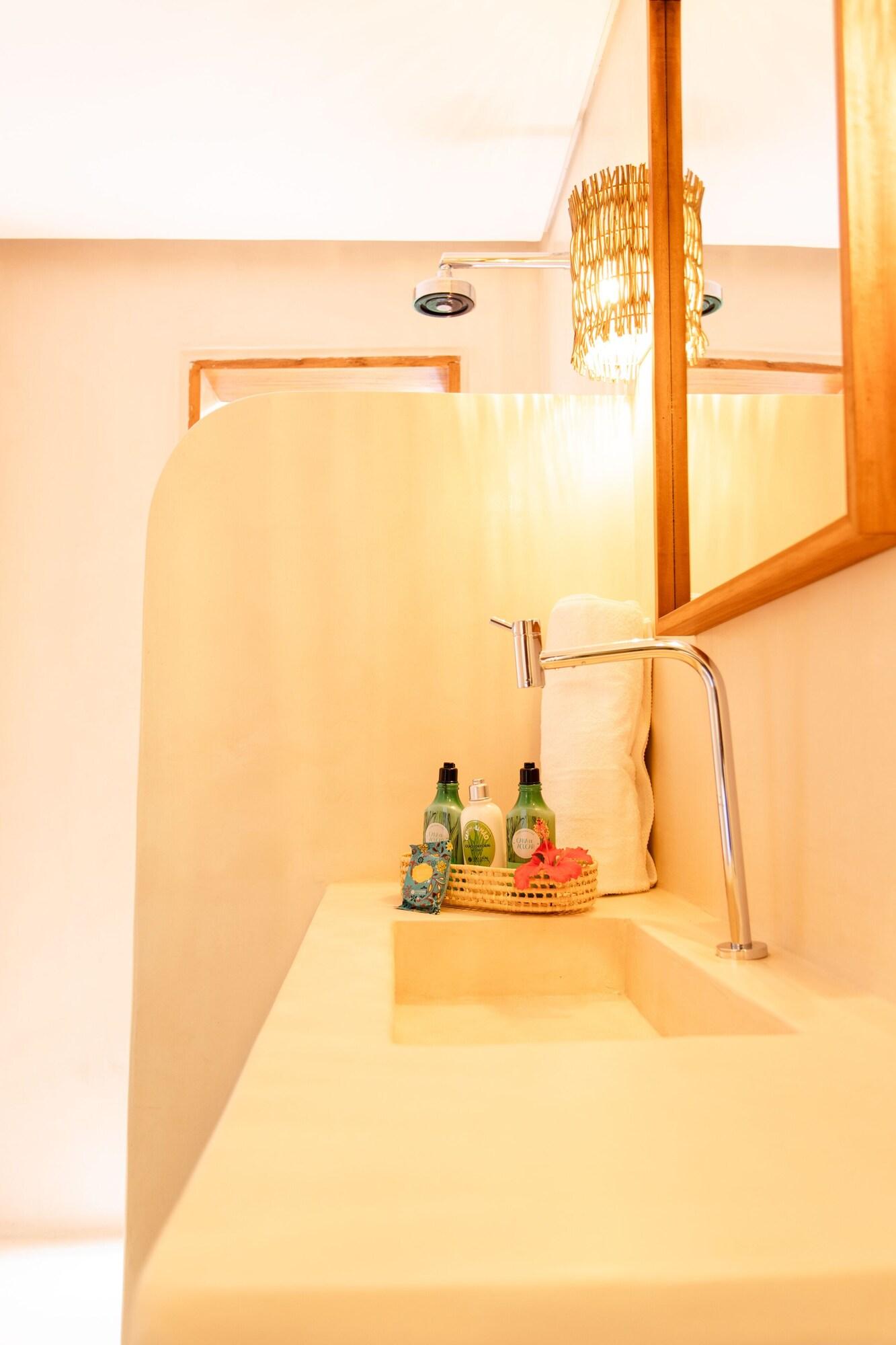 Double Garden View King Bed