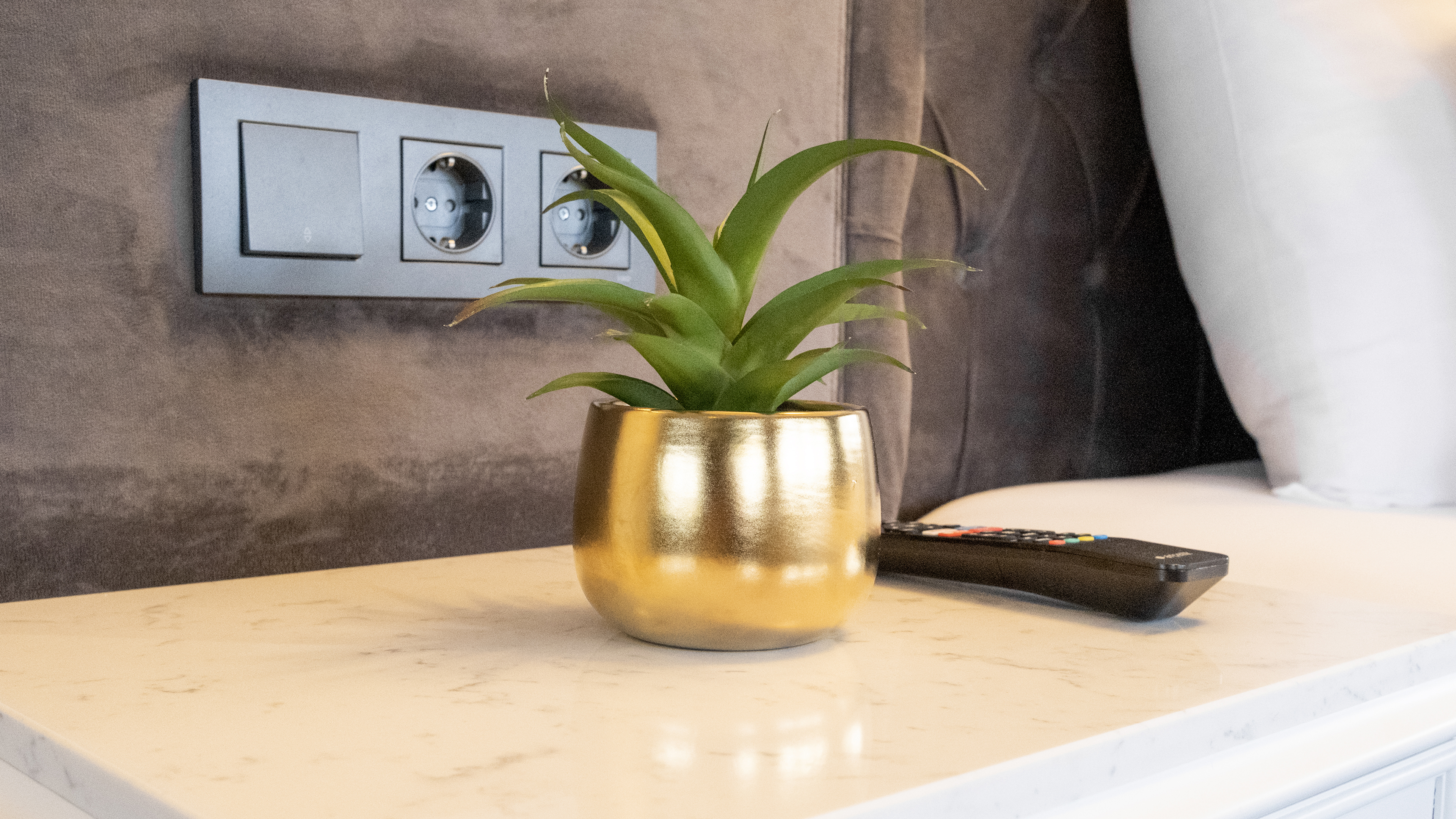 Double Deluxe Queen Bed