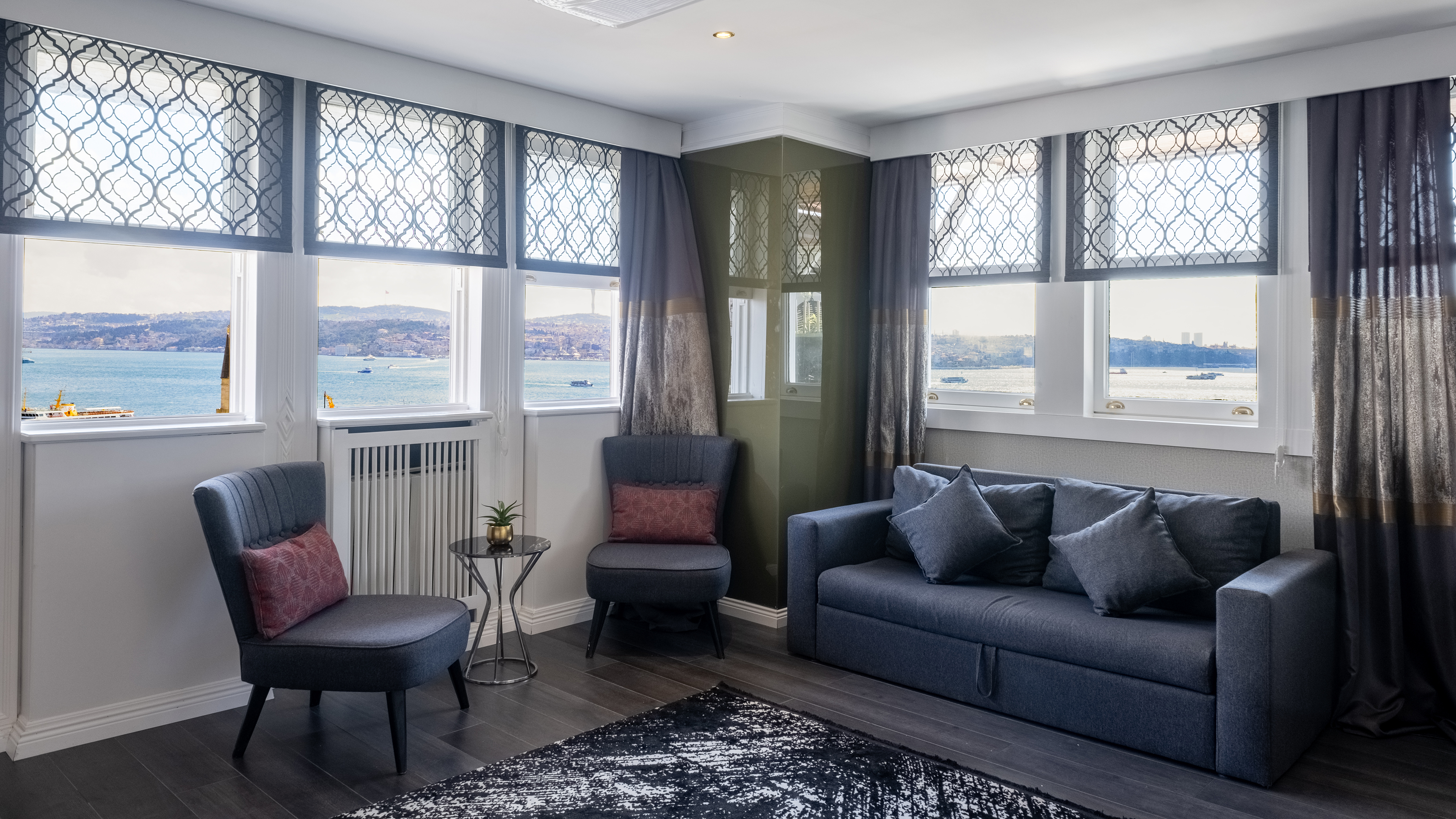 Double Deluxe Queen Bed