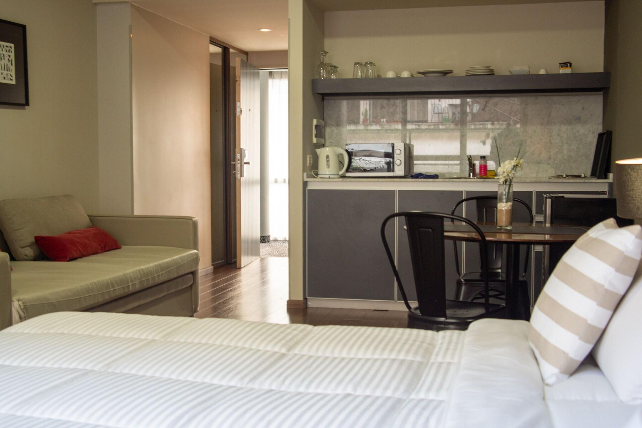 Triple Deluxe King Bed