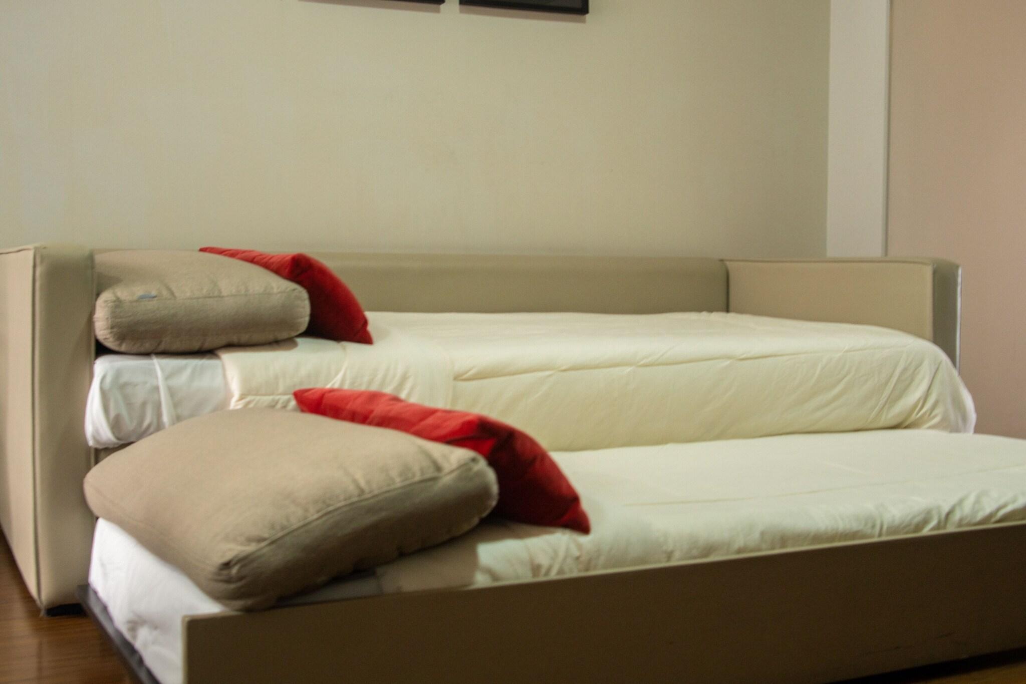 Triple Deluxe King Bed