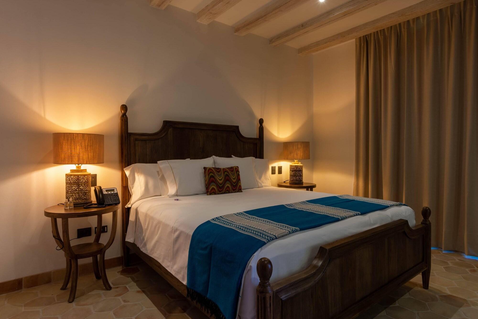 Double Deluxe King Bed