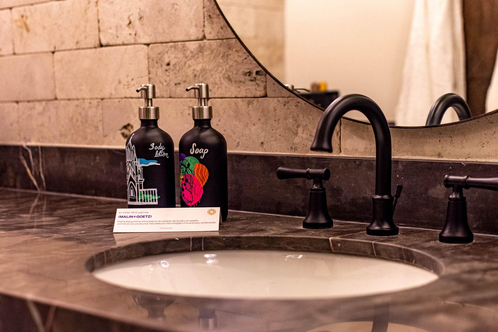 Studio Queen Size Bed