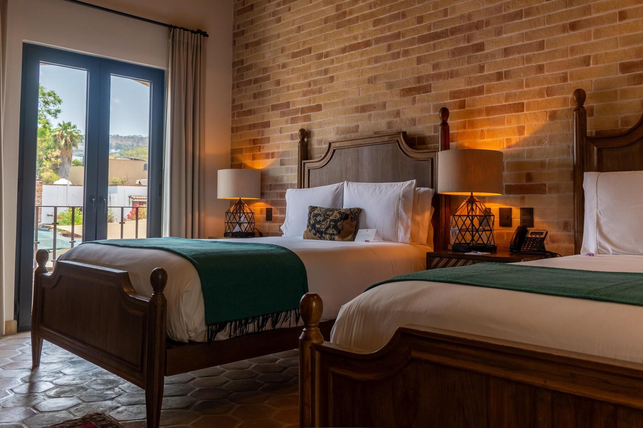 Double Deluxe Two Queen Beds