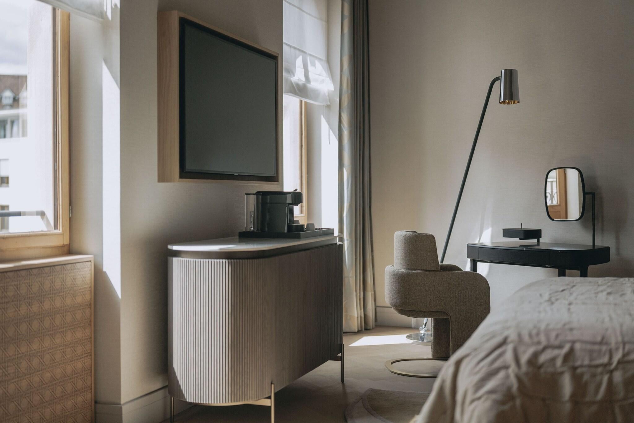 Junior Suite King Size Bed