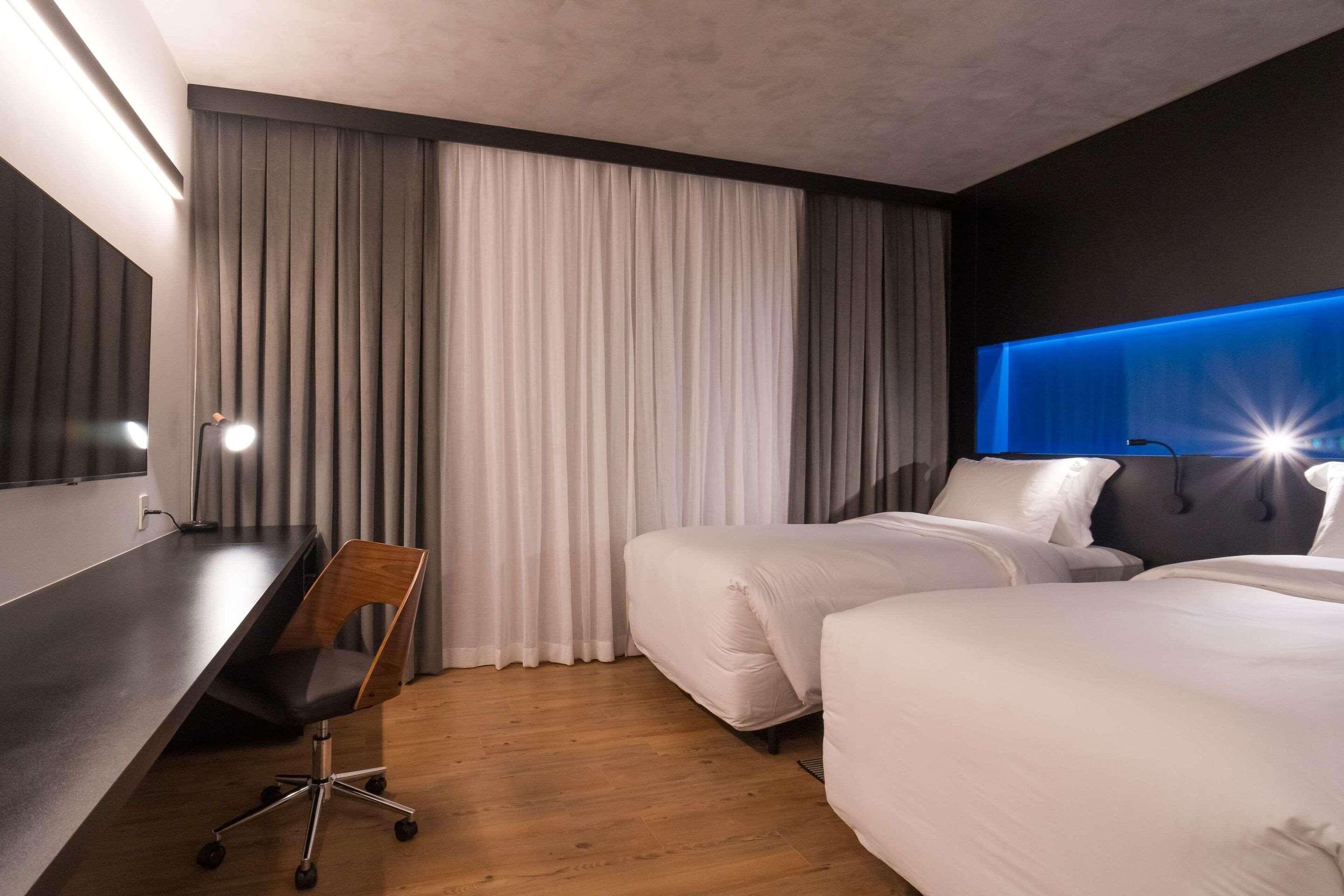 Suite Queen Size Bed