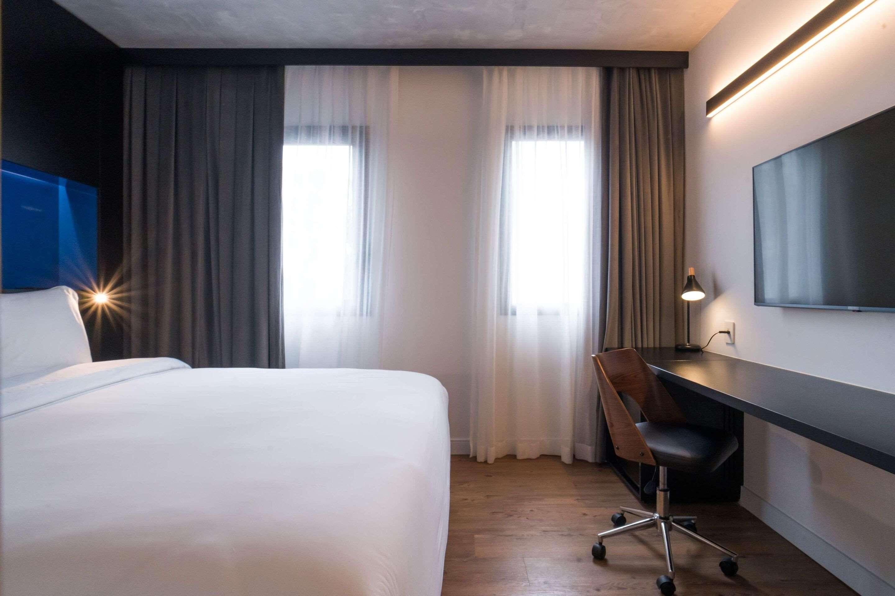 Suite Queen Size Bed