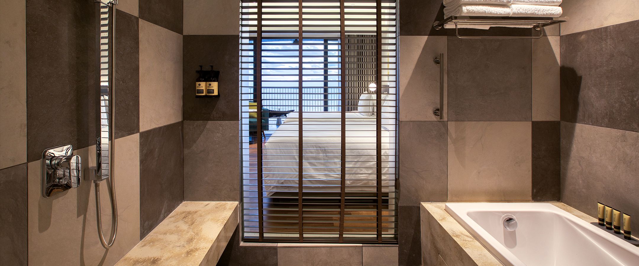 Room Deluxe Queen Bed