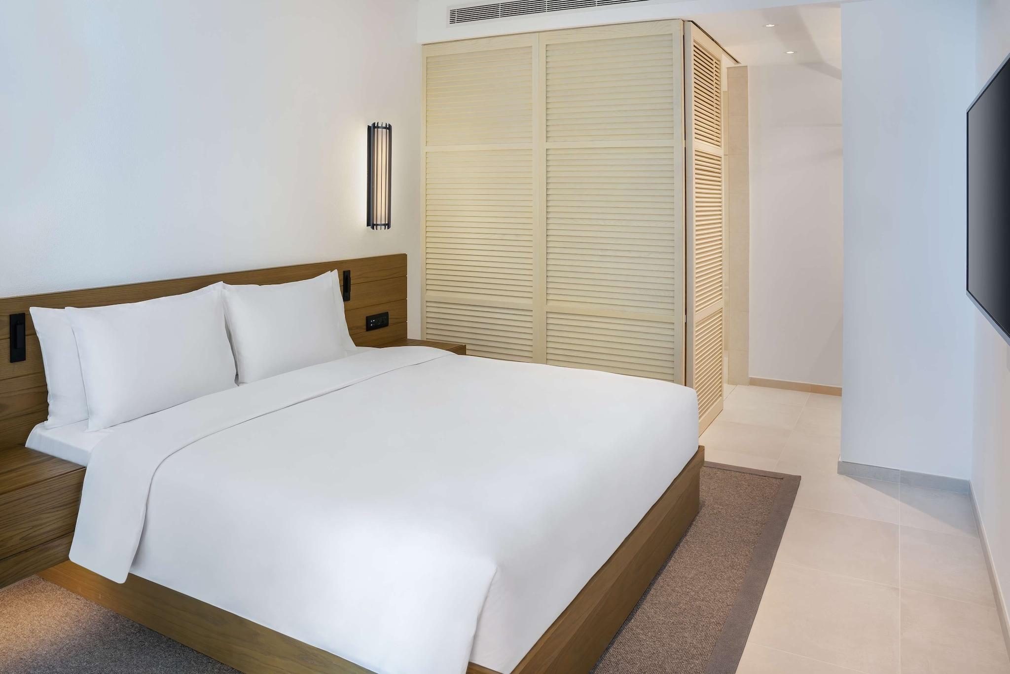 Suite Sea View King Bed