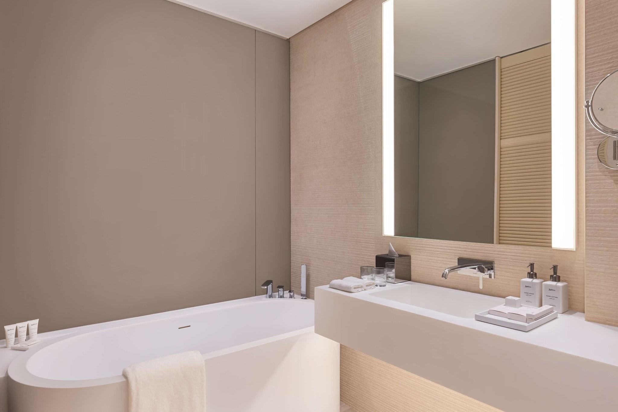 Suite Sea View King Bed