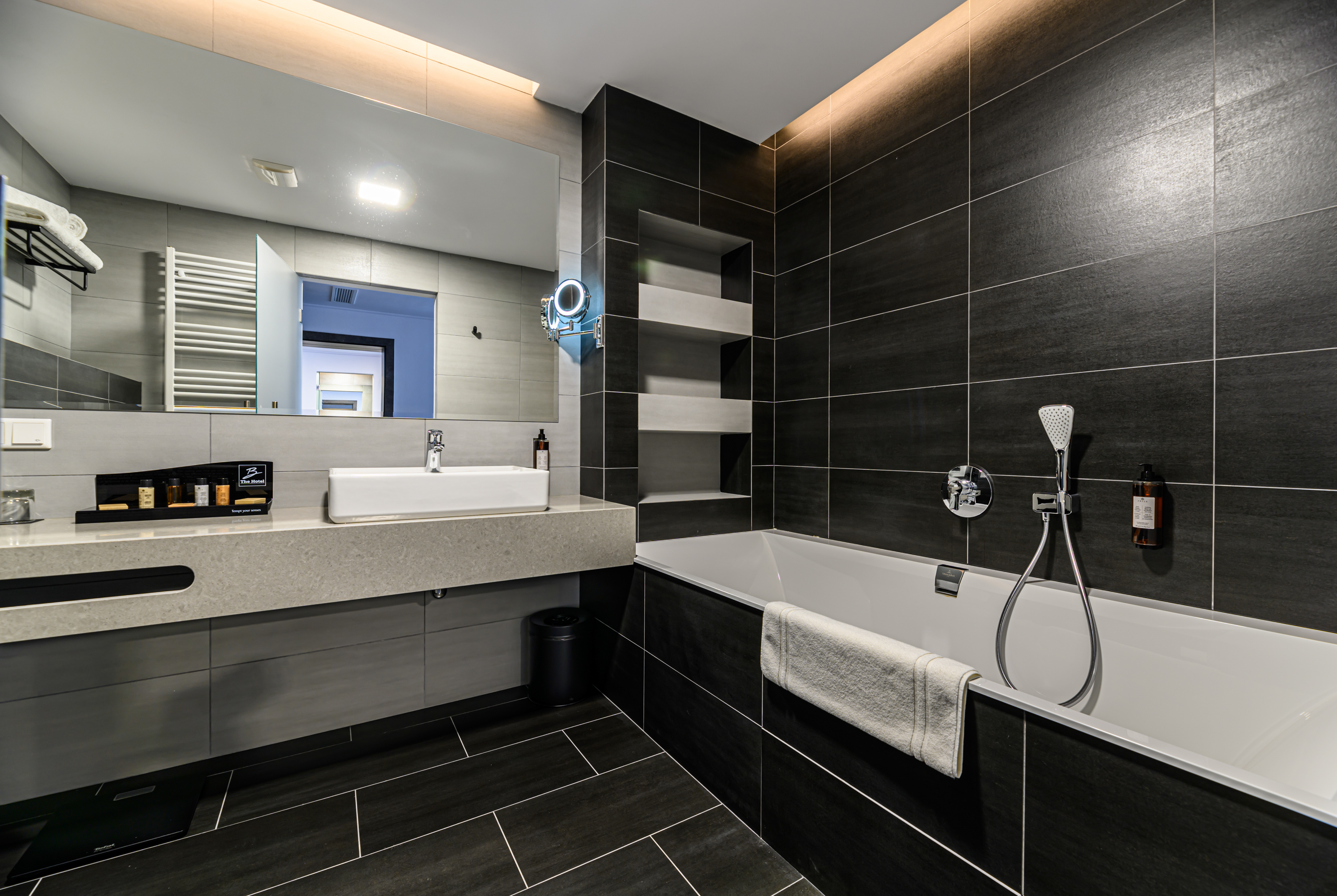 Junior Suite Business