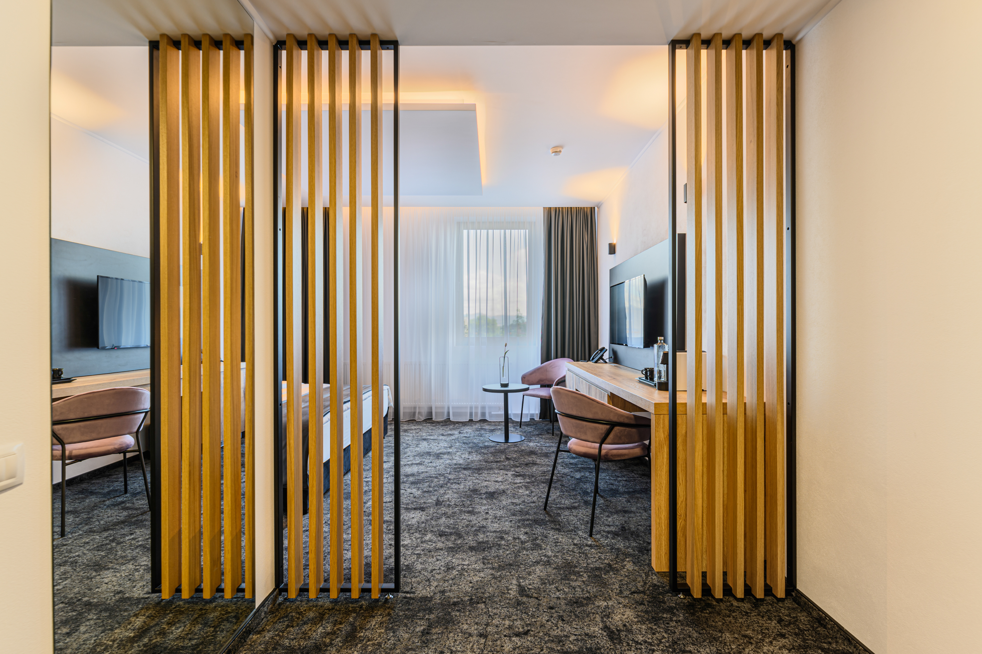 Junior Suite Business