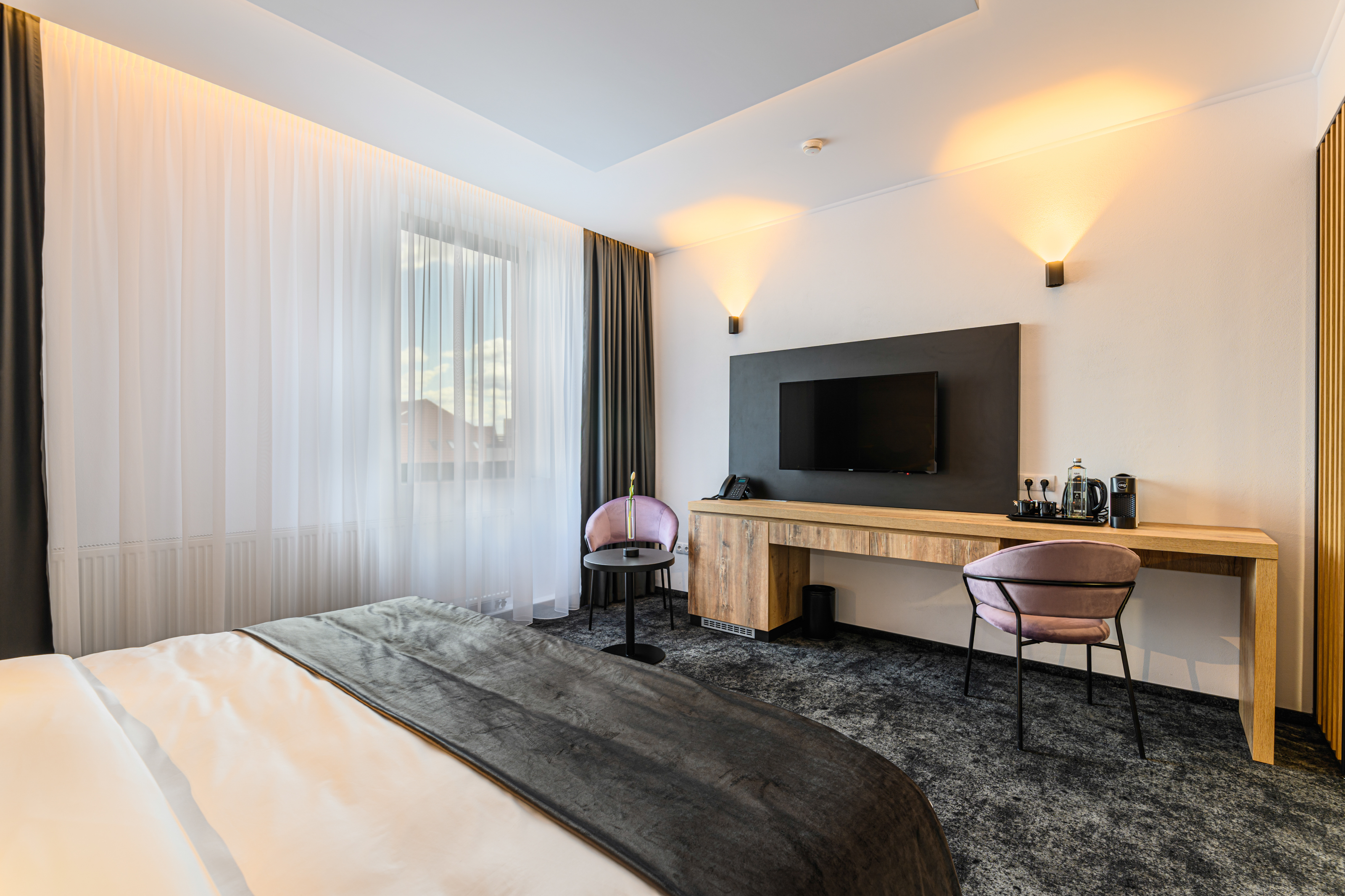 Junior Suite Business