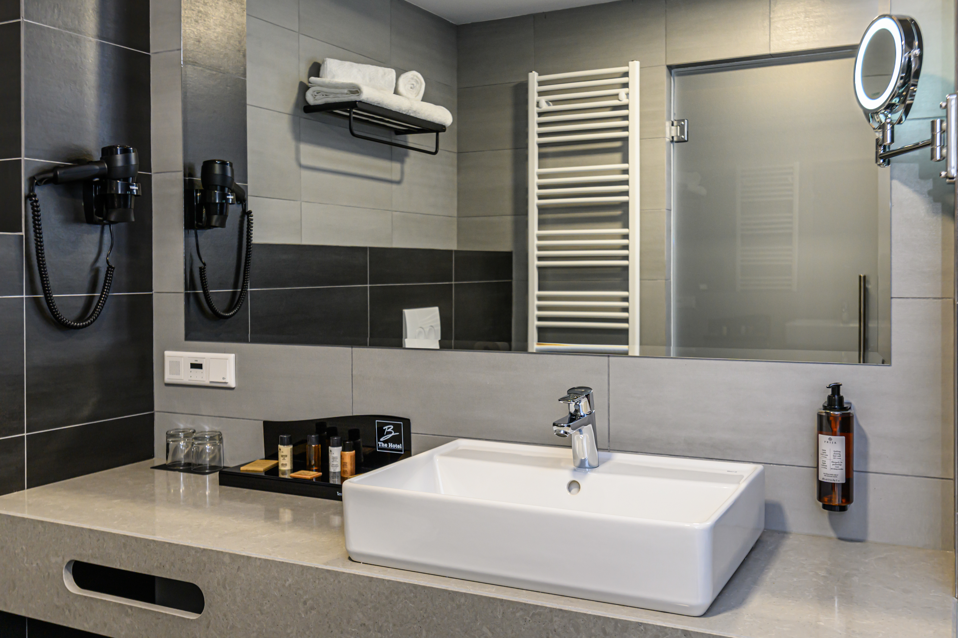 Junior Suite Business