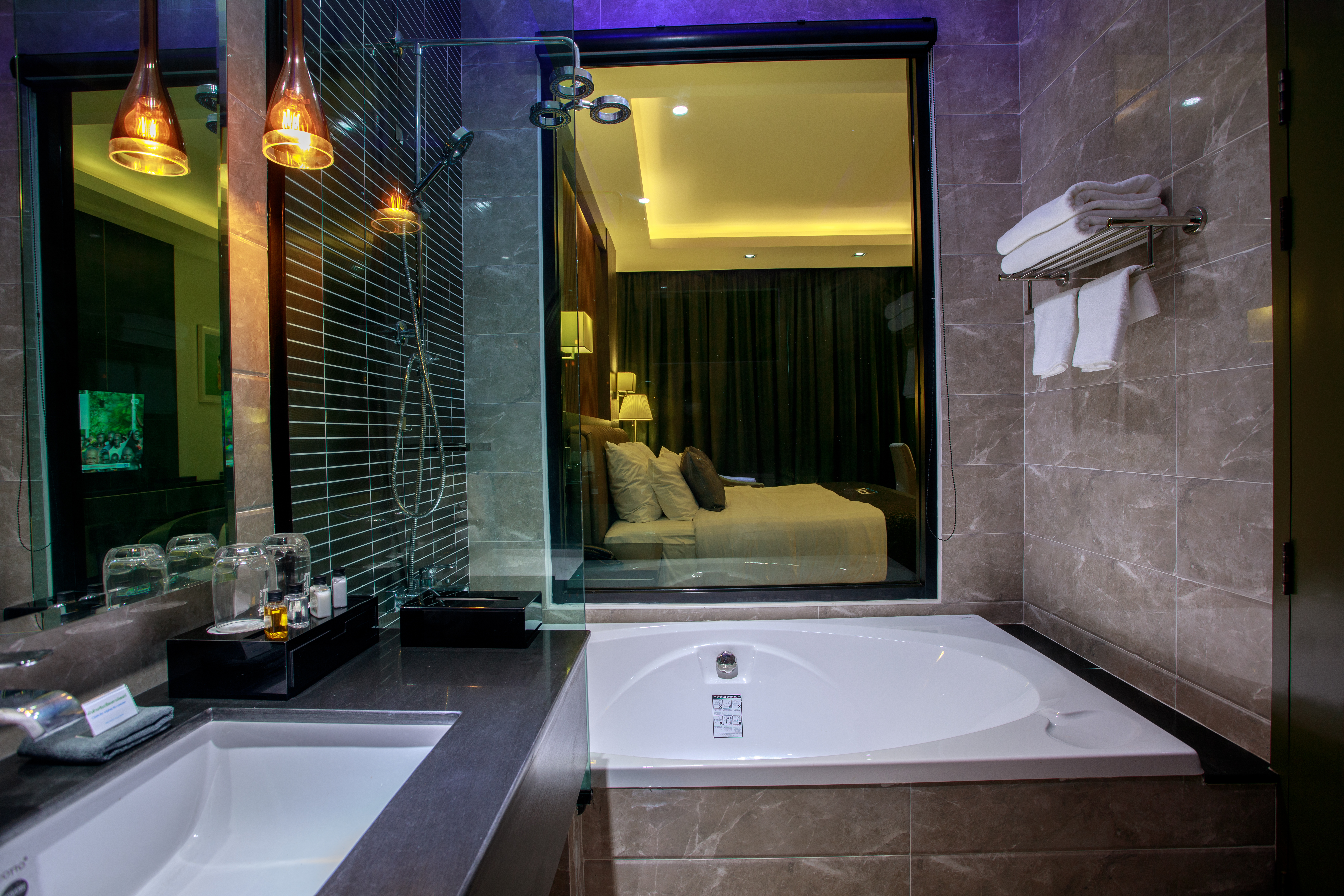 Double Pool View King Bed