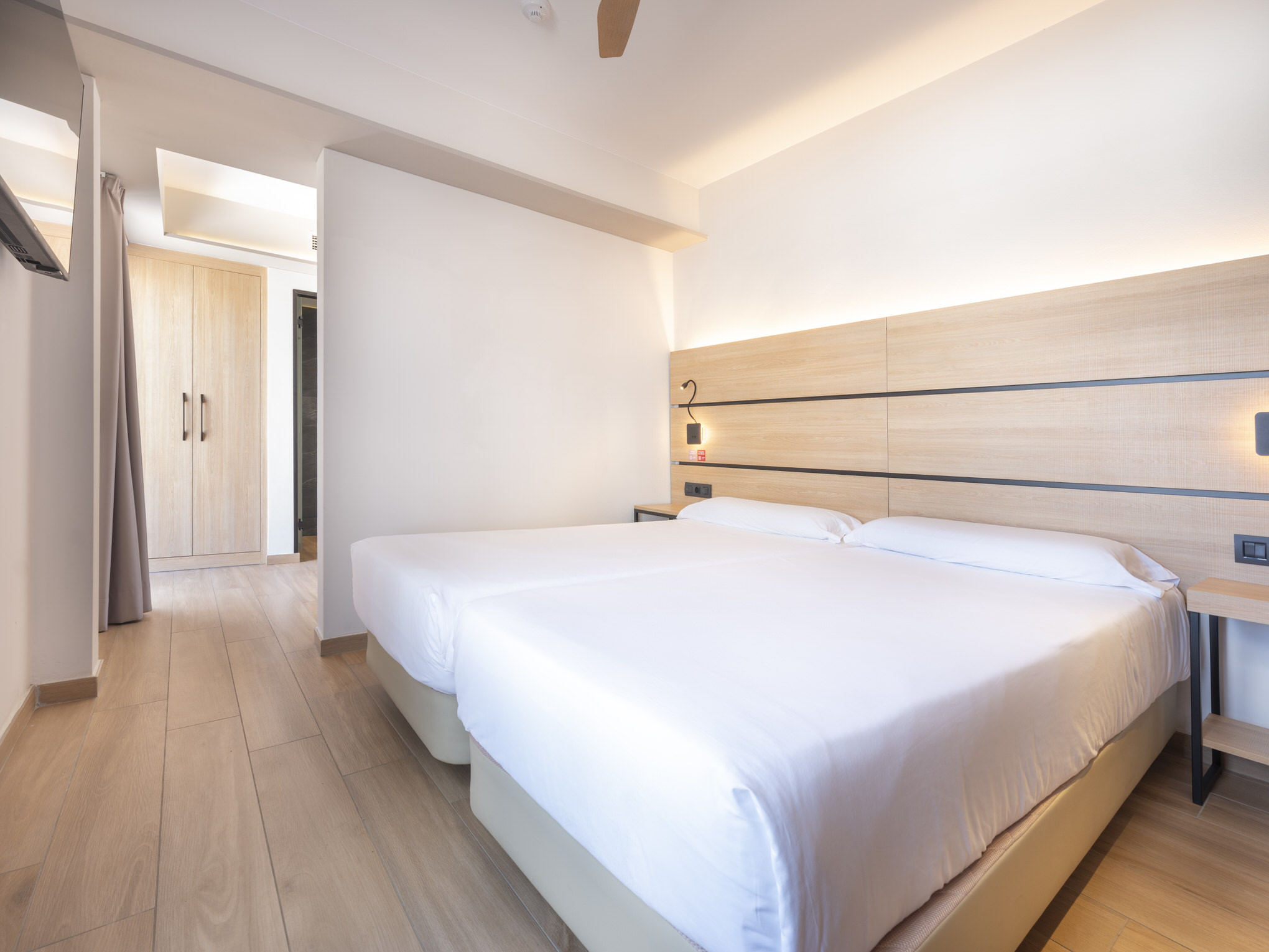 Double or Twin Standard