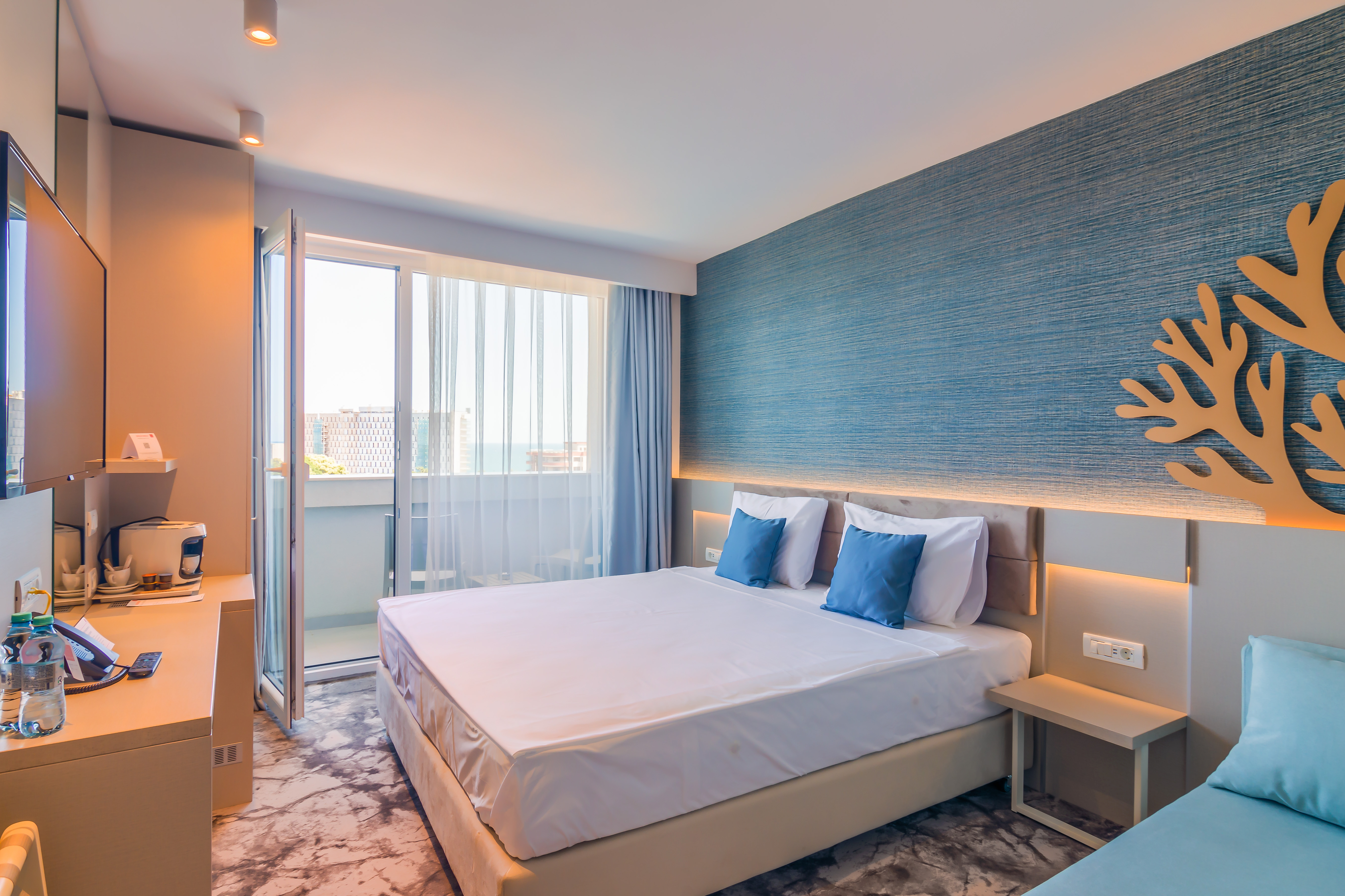 Family Room Deluxe King Bed