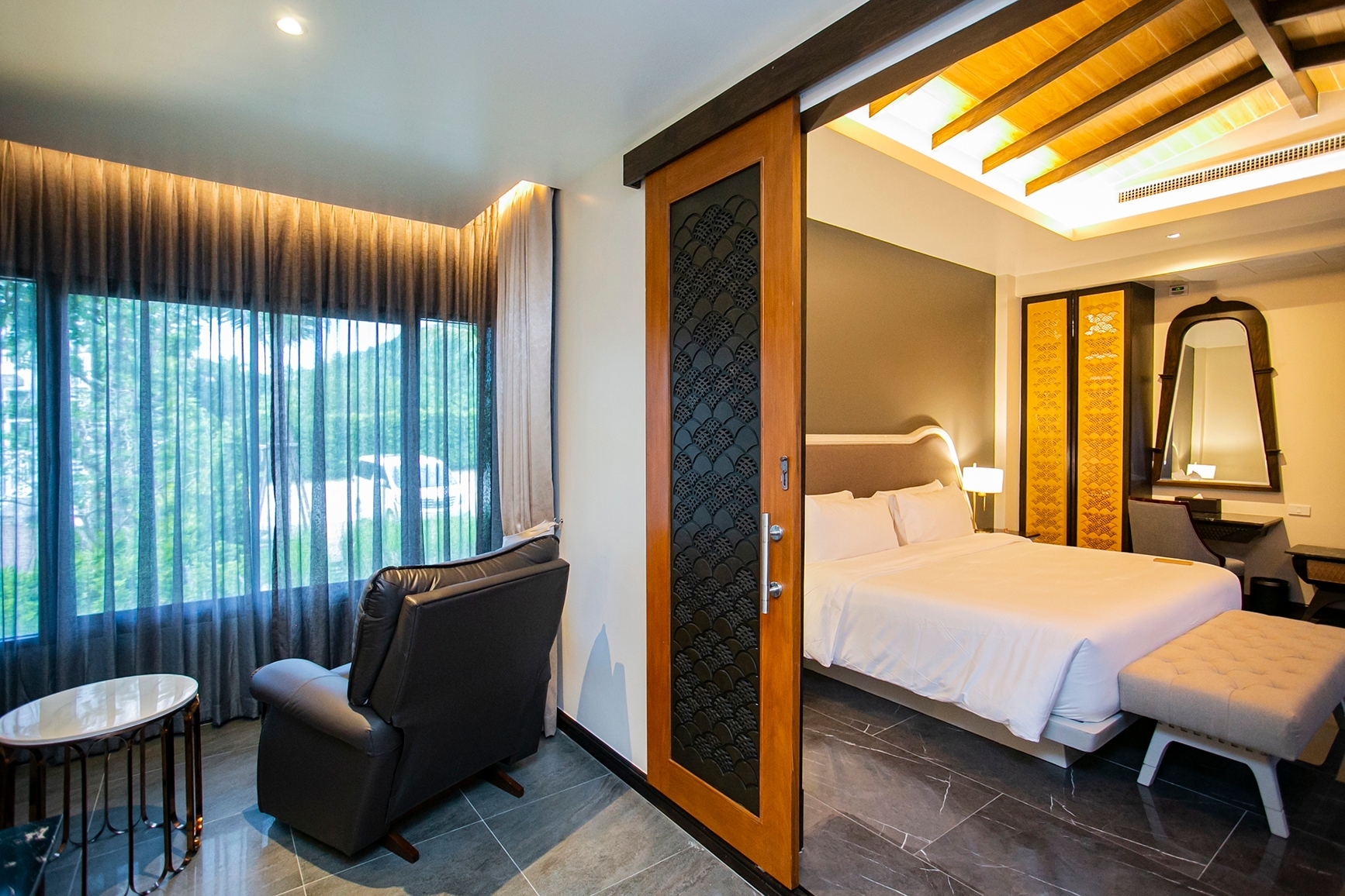 Room King Bed with Jacuzzi