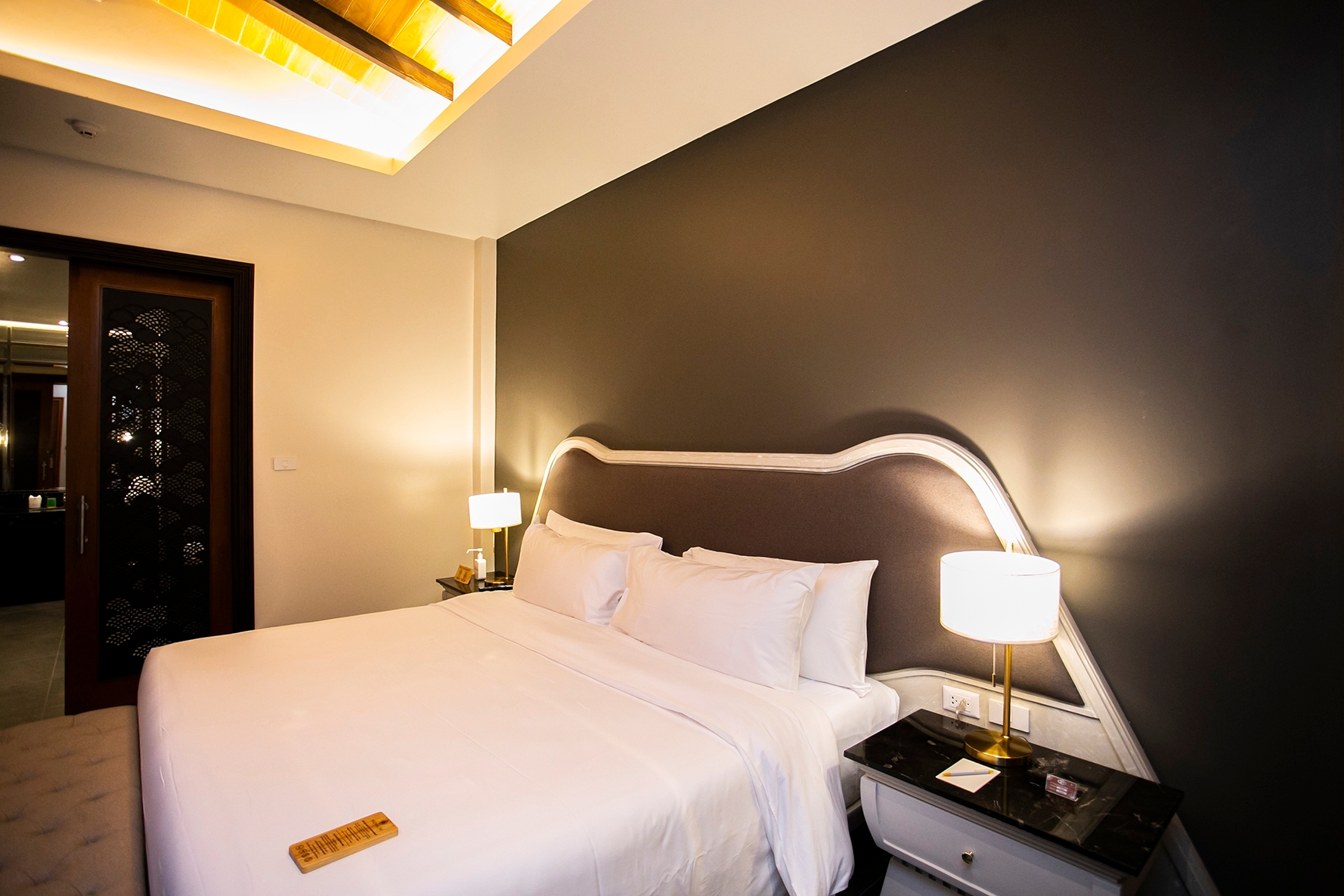 Room King Bed with Jacuzzi